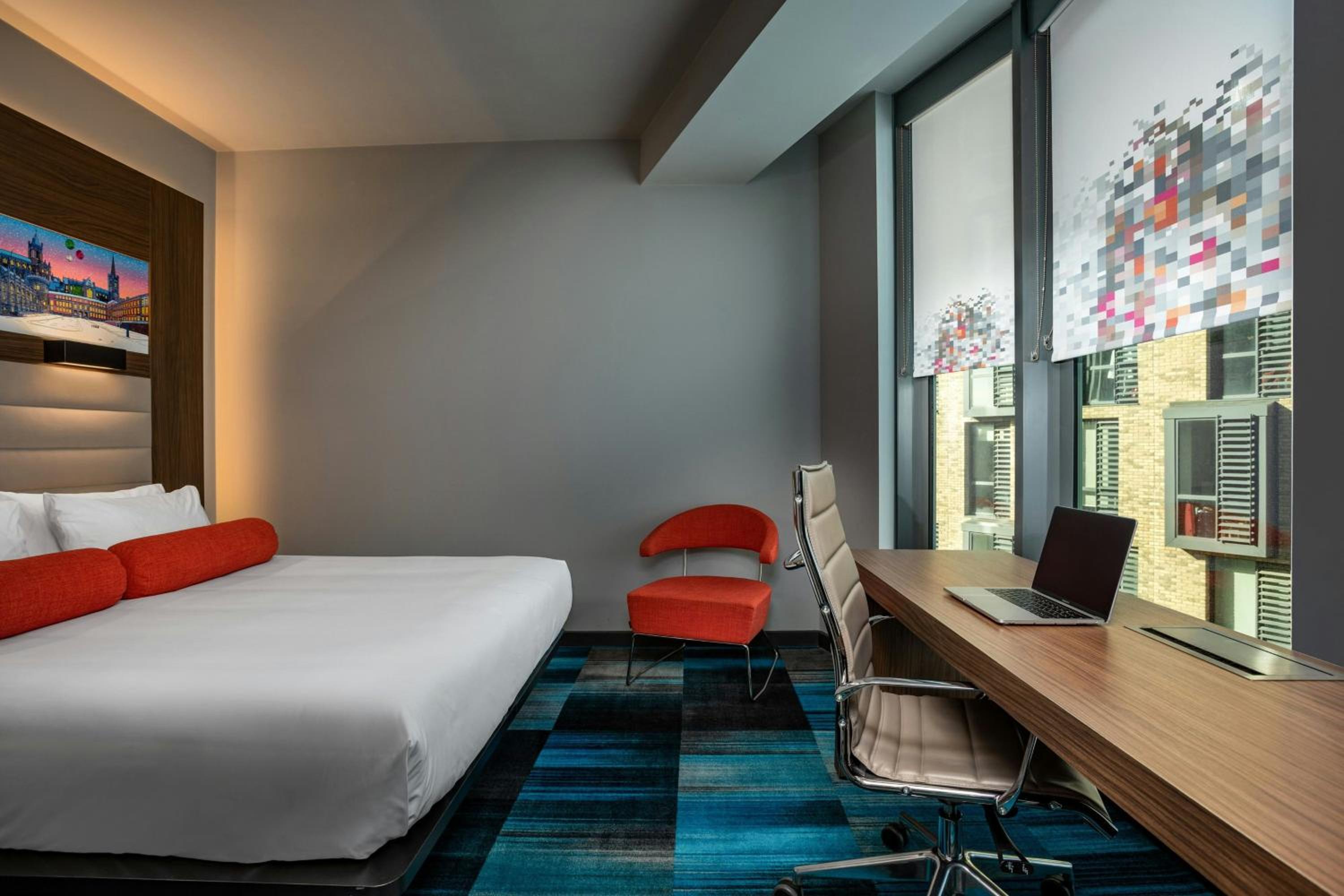 Aloft Suite Room