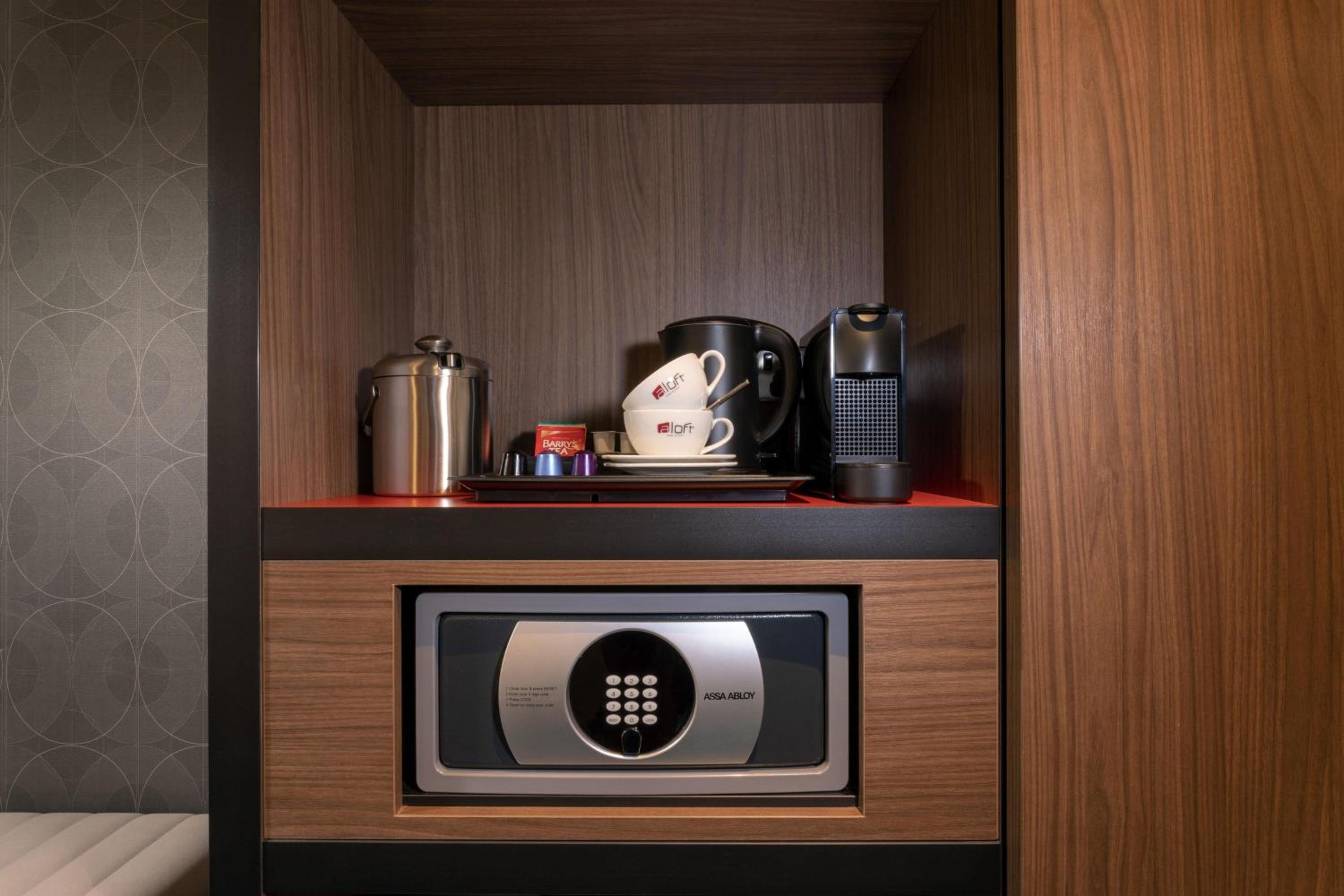 Aloft King Room