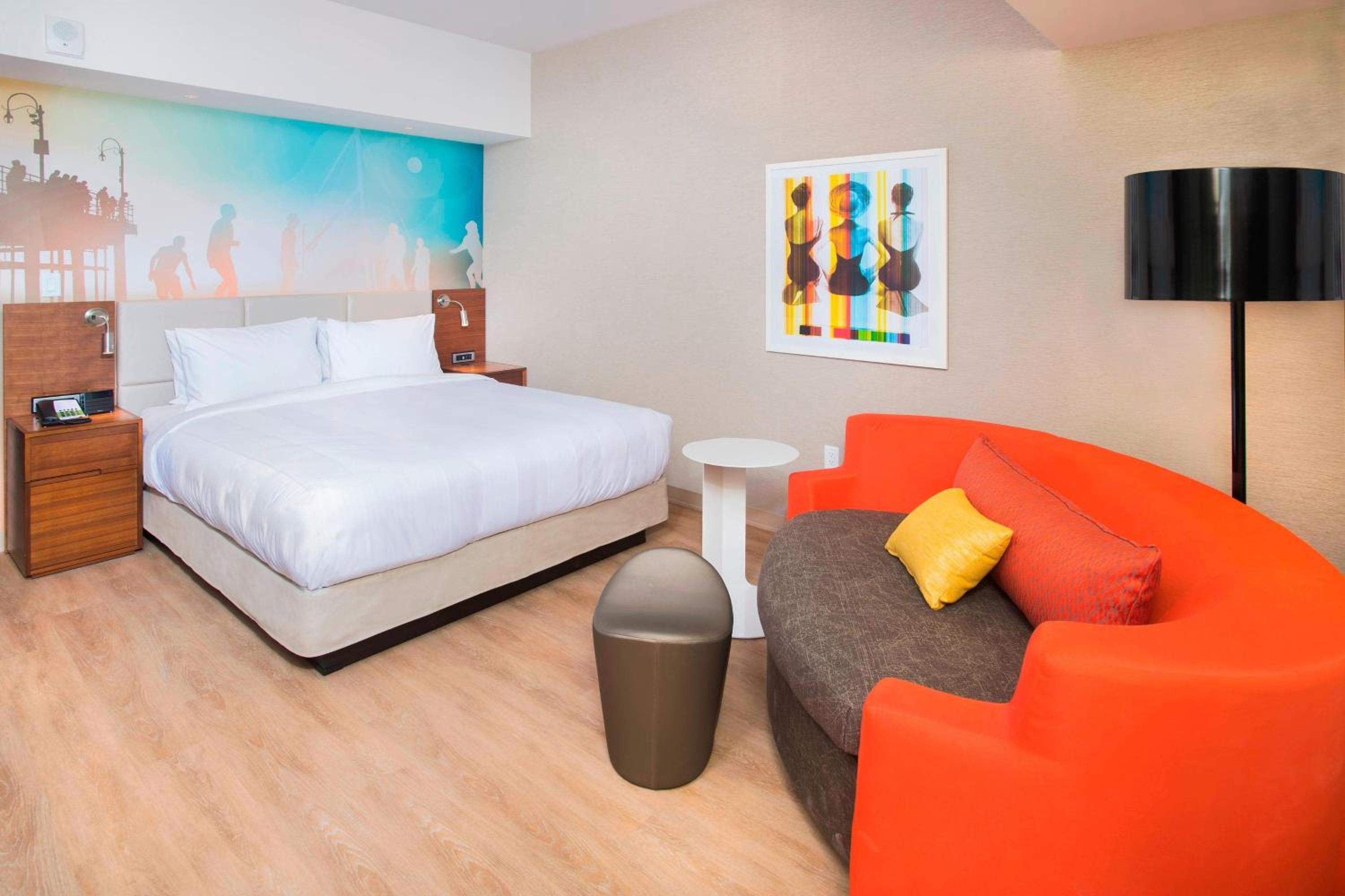 King Room with Sofa Bed photo 1