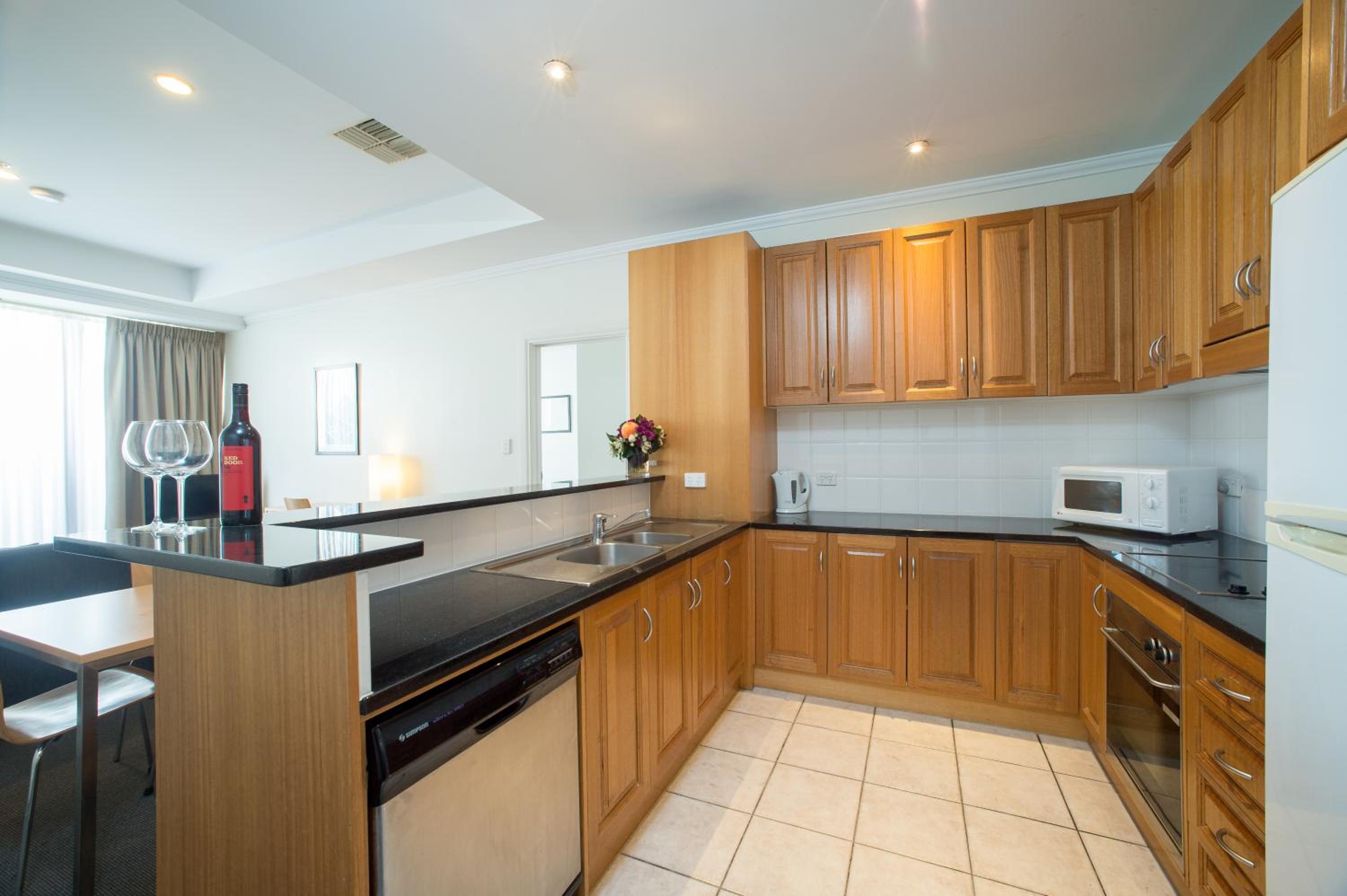 Three-Bedroom Apartment - Photo 6