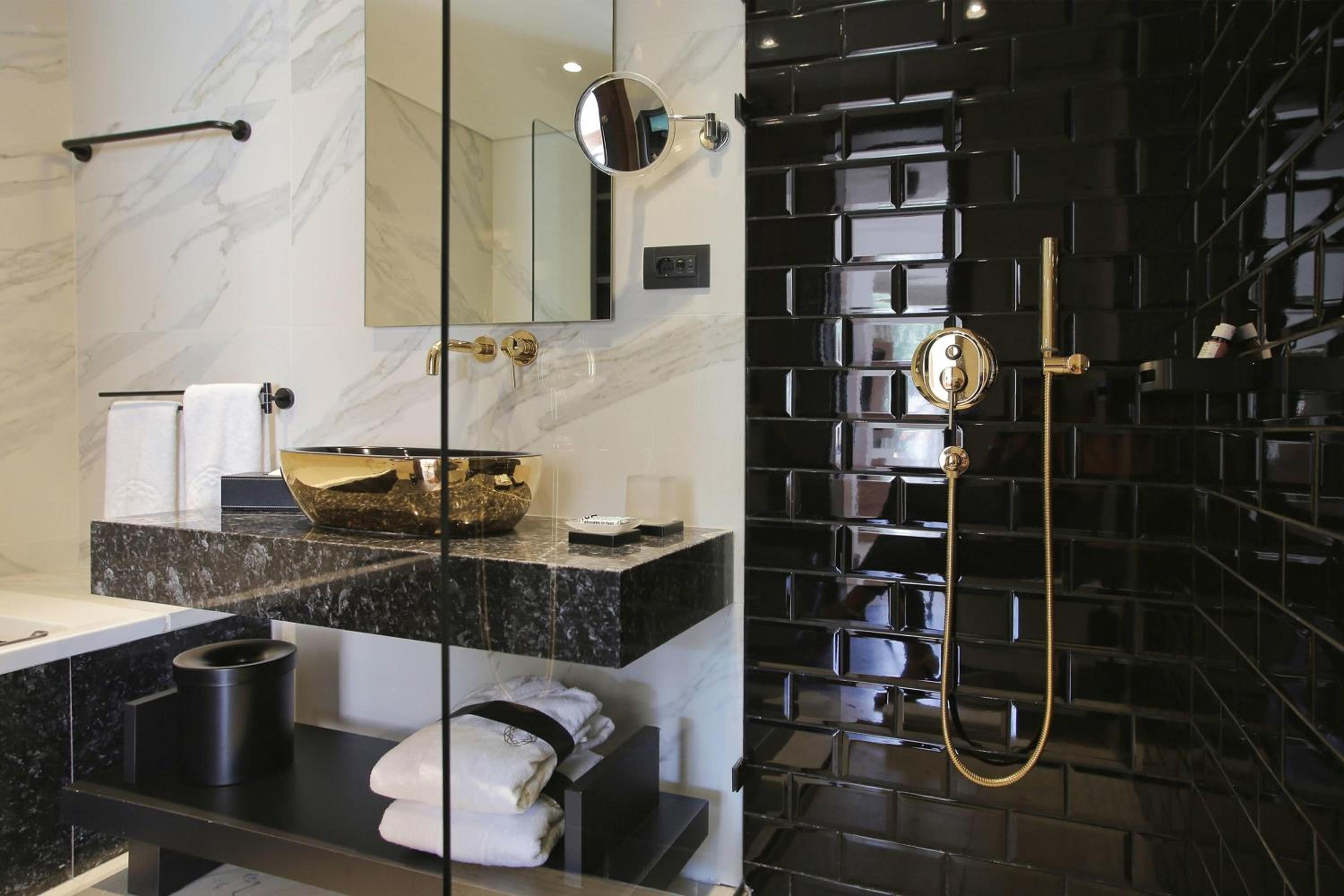 Luxury Two-Bedroom Residence with Private Pool and Balcony - Sea View