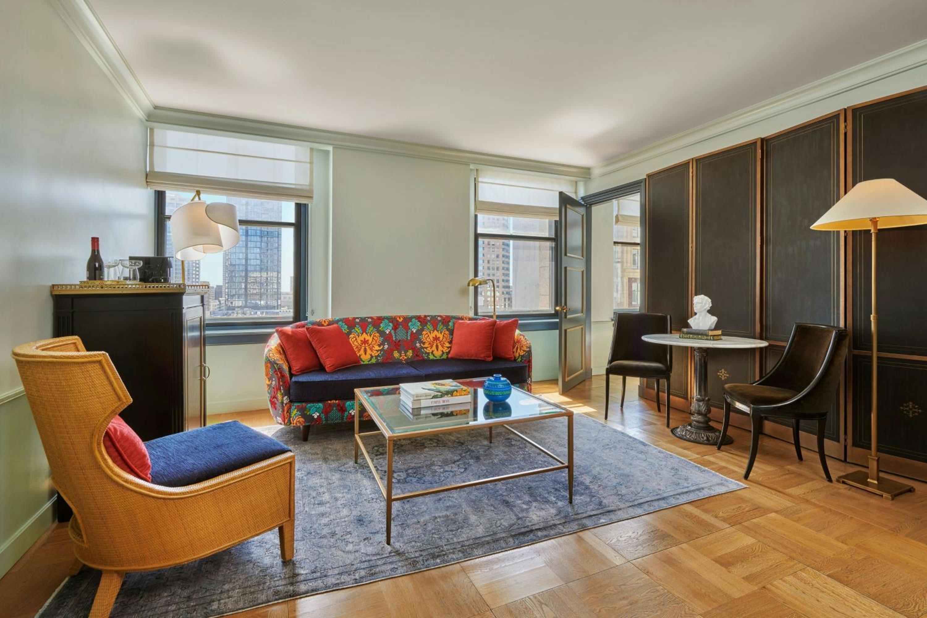 One-Bedroom Olive King Suite with City View - Hearing Accessible