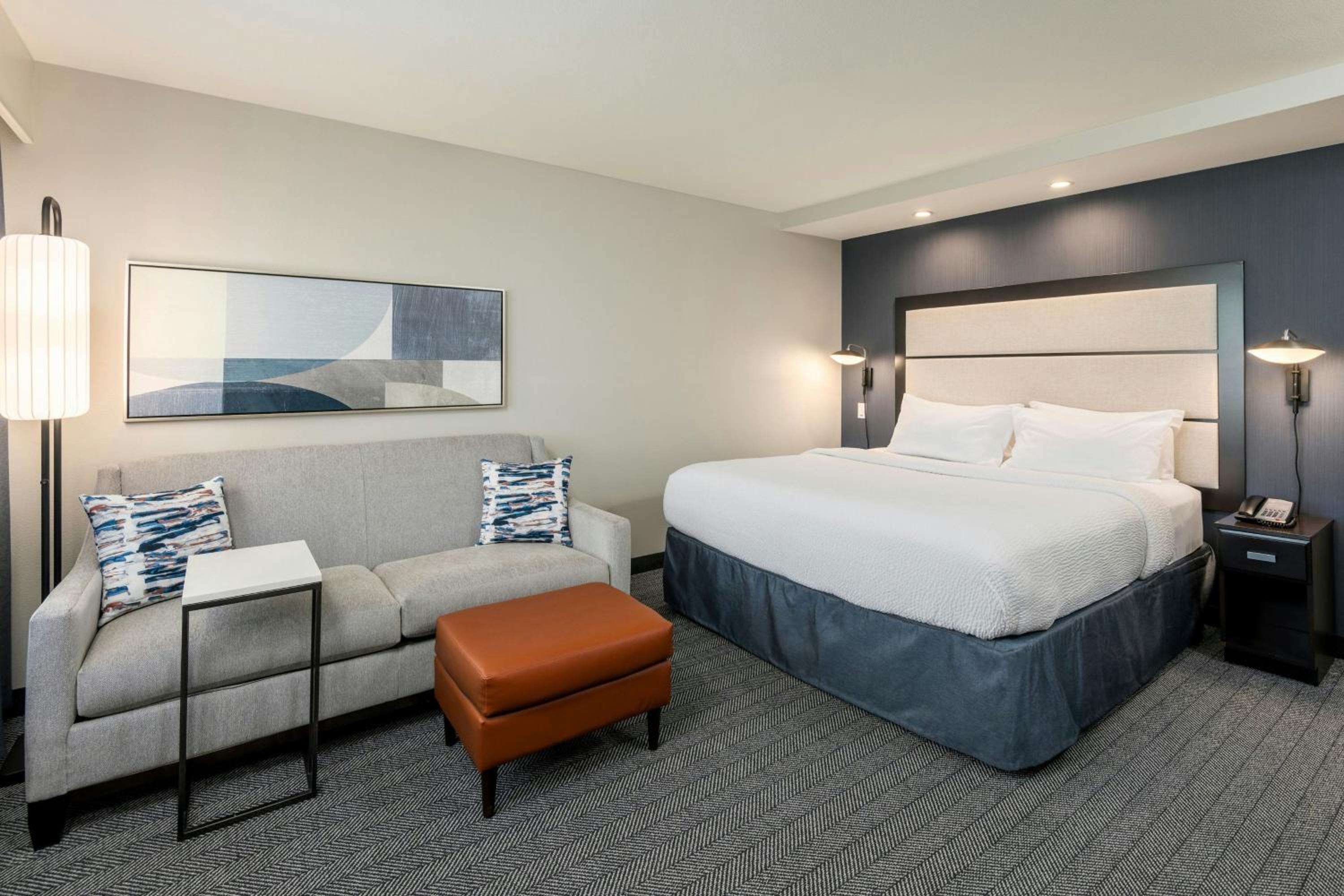 King Room with Sofa Bed - Hearing Accessible photo 1