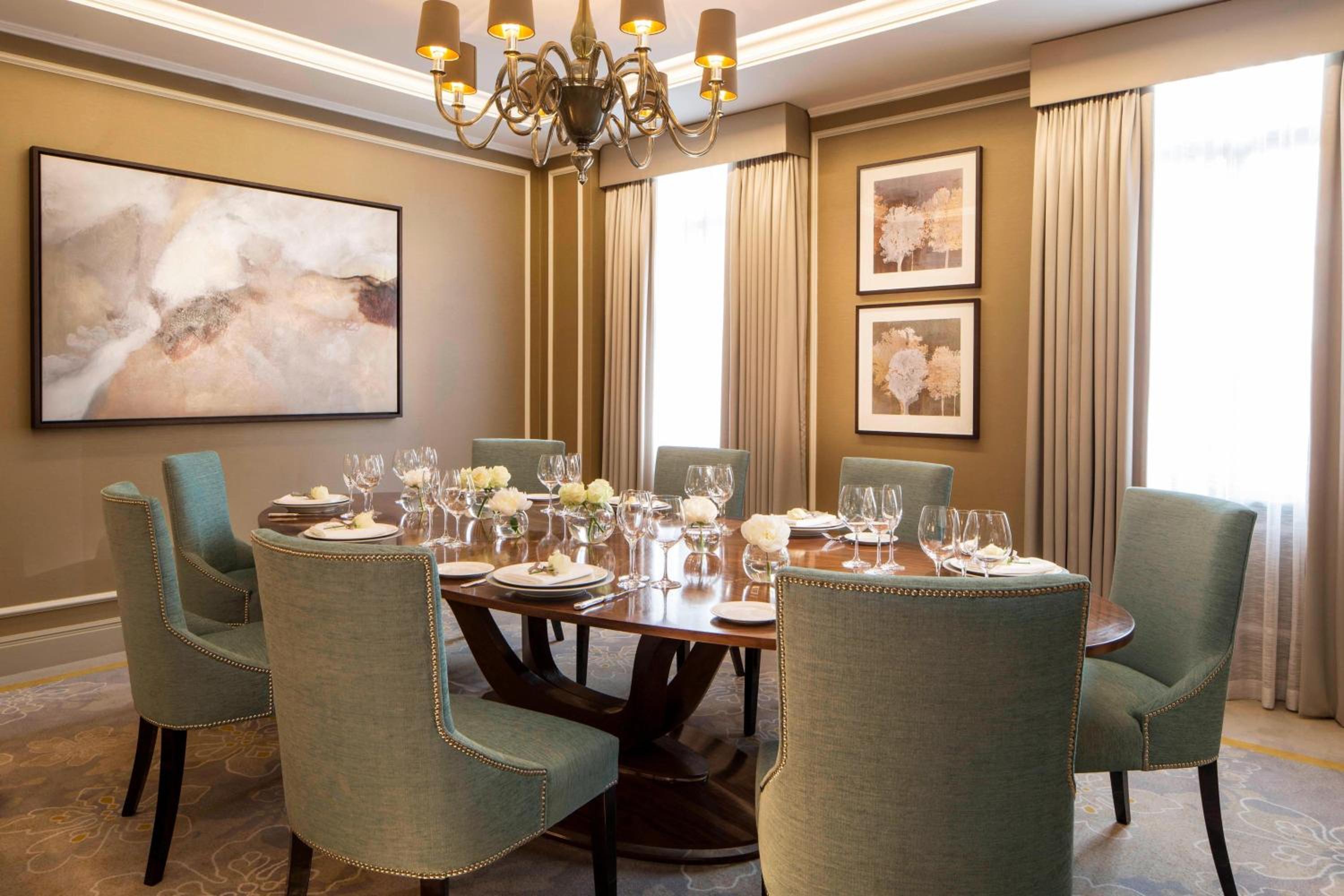 Superior One-Bedroom Executive Royal Suite with Lounge Access