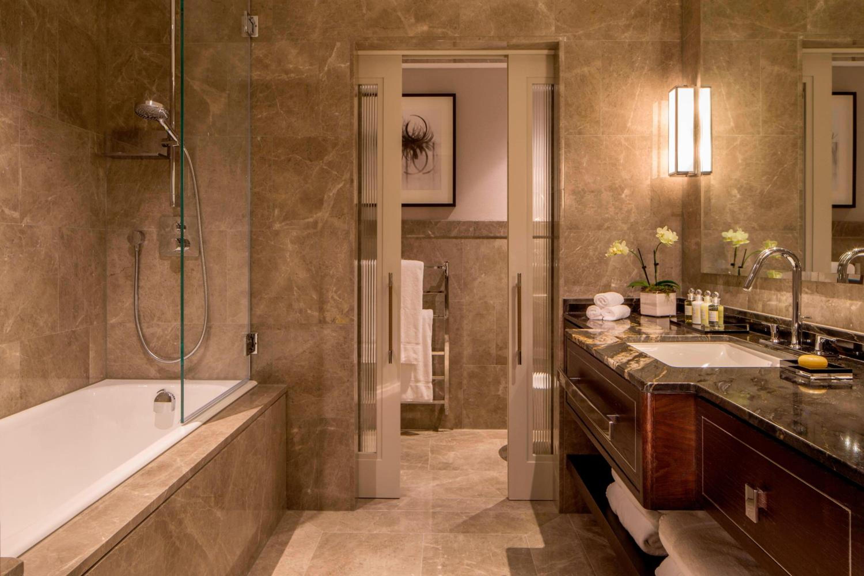 Superior Executive One-Bedroom Suite with Executive Lounge Access