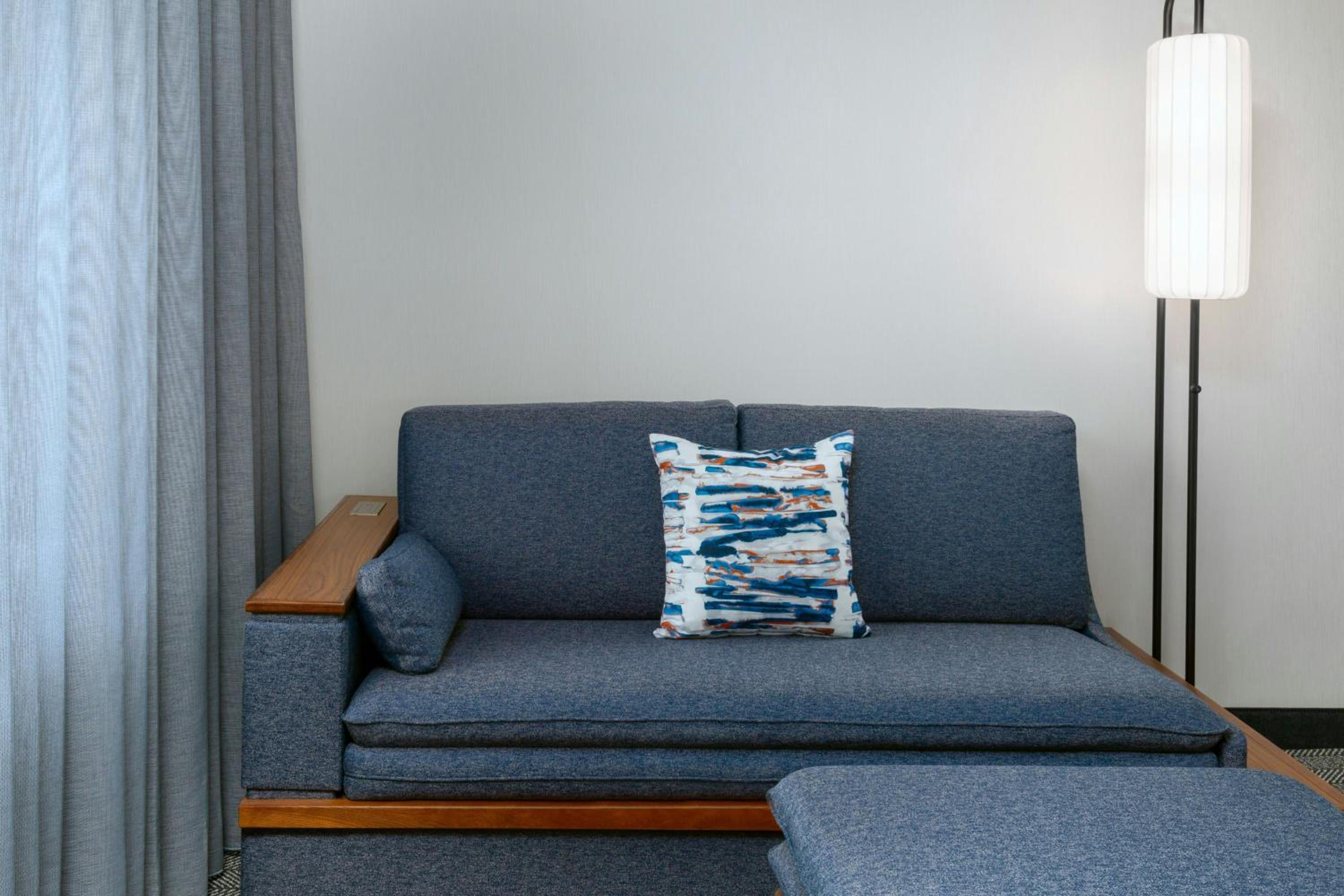 King Room with Sofa Bed - Hearing Accessible photo 3