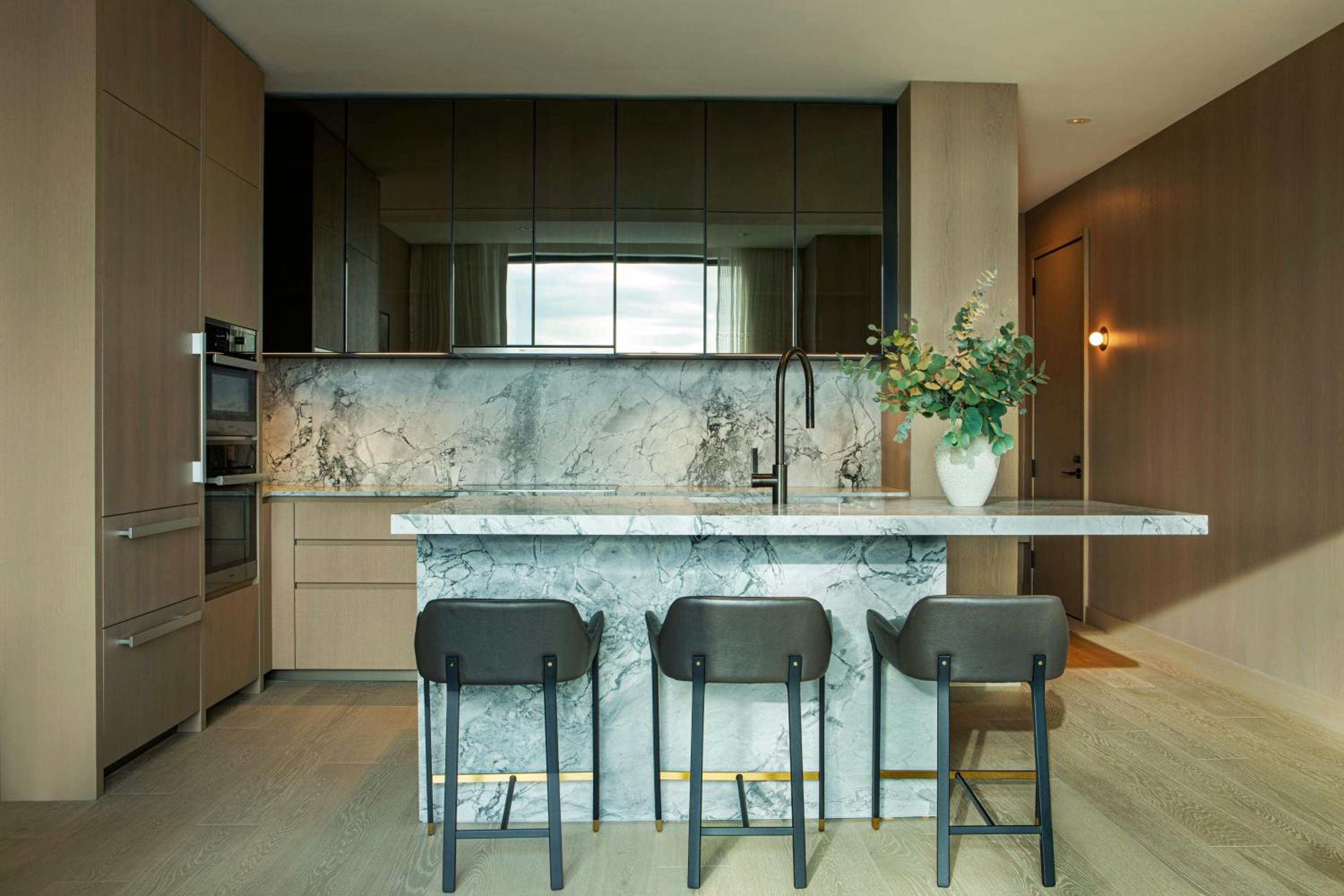Executive Two-Bedroom Penthouse with Downtown View thumbnail 5