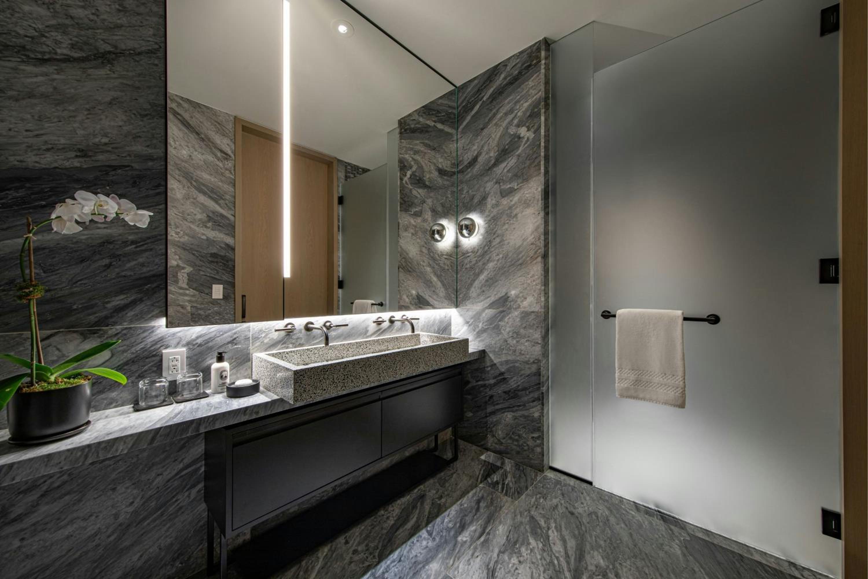 Fifth Avenue Two-Bedroom Penthouse with Downtown View