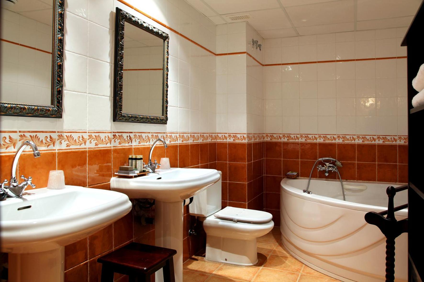 Deluxe Double Room with Bath
