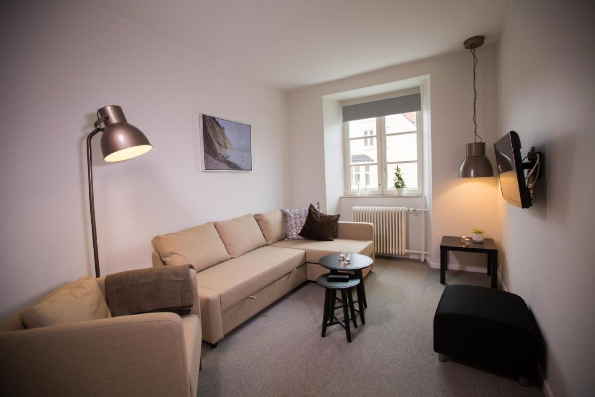 One-Bedroom Apartment photo 1