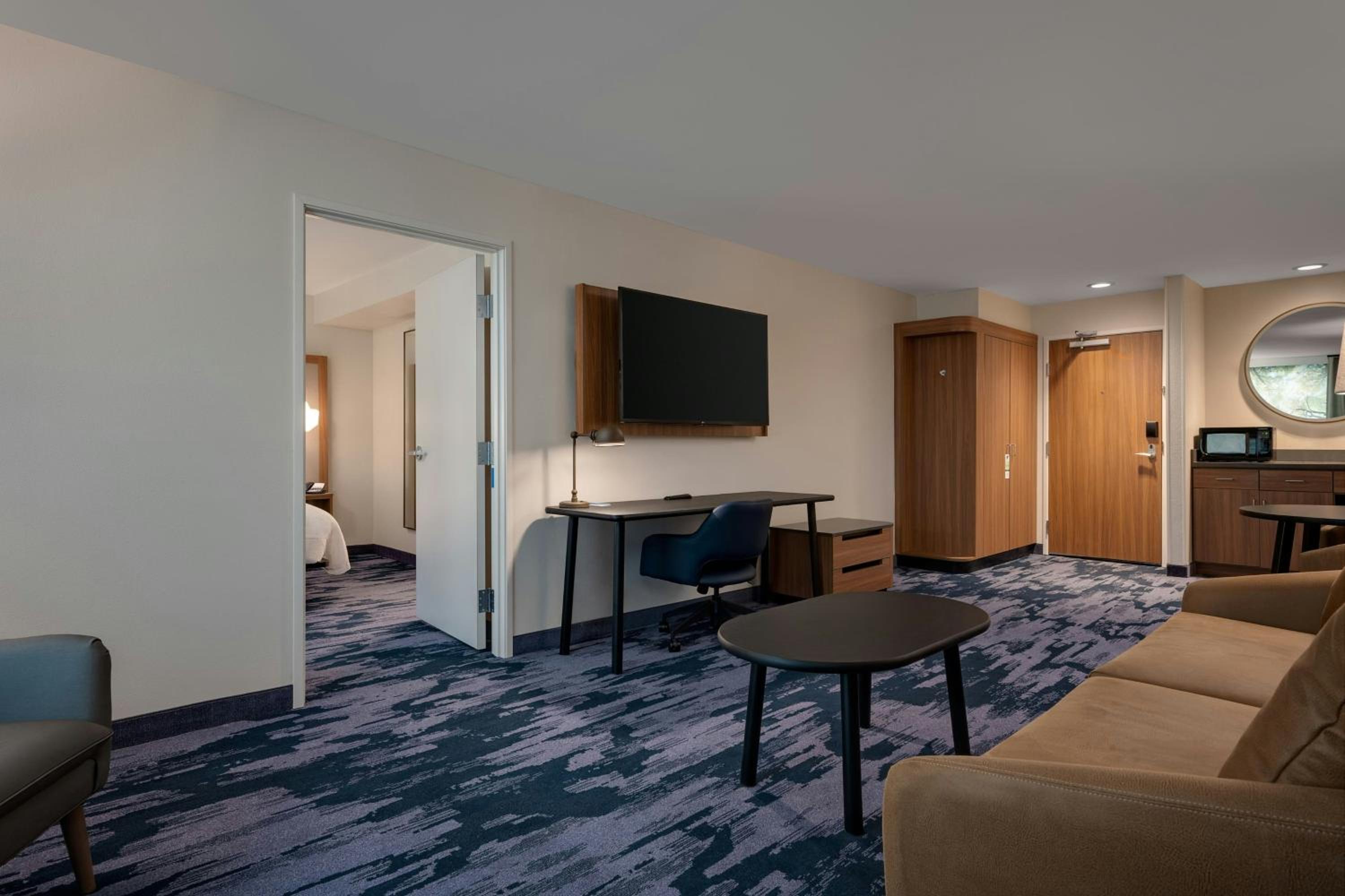 One-Bedroom King Suite with Sofa Bed - Photo 2