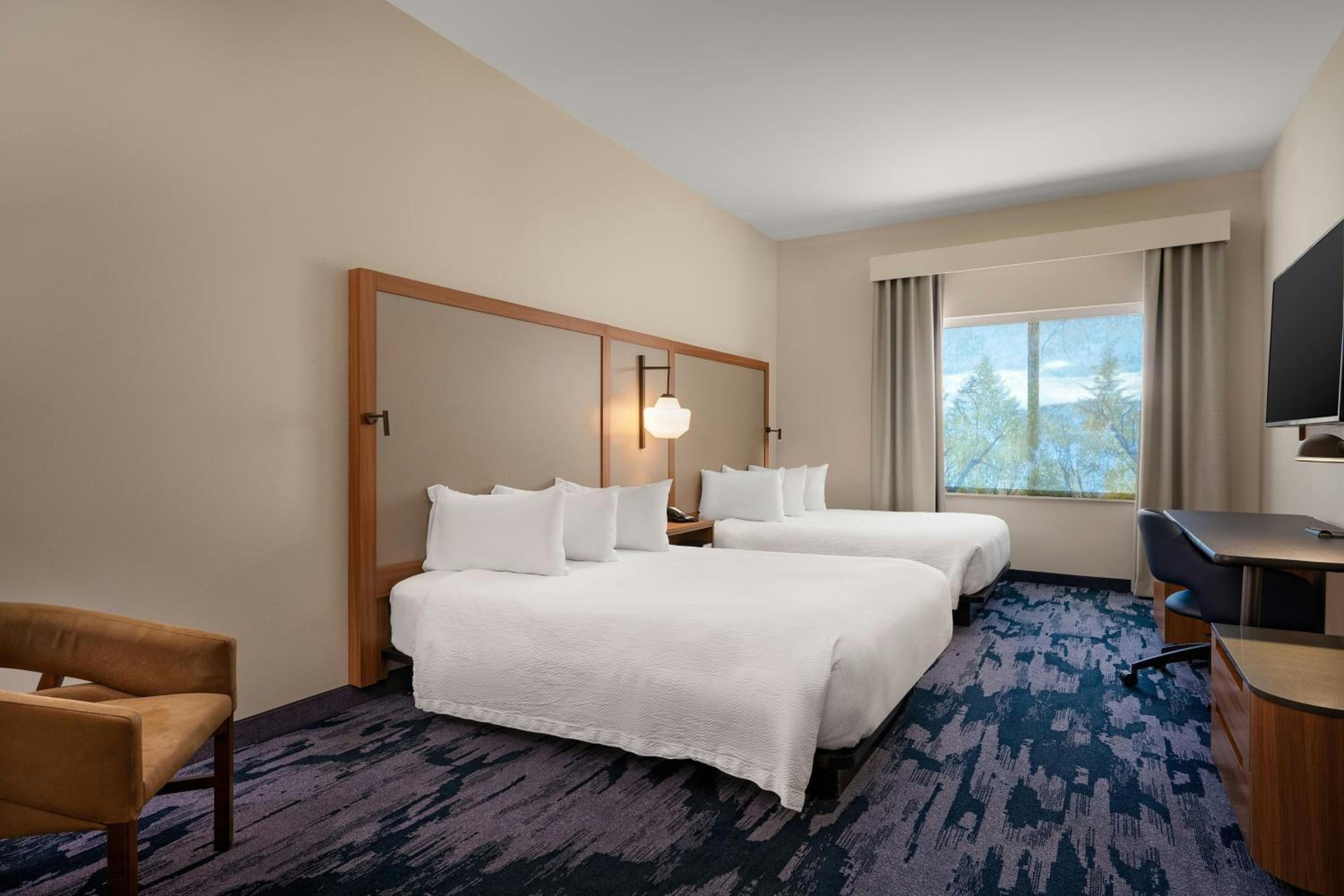 Queen Room with Two Queen Beds and Bathtub - Mobility Access - Photo 2