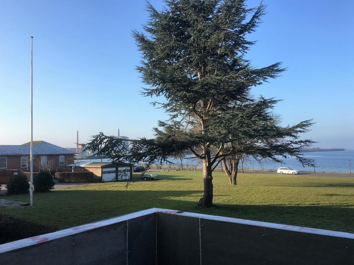 Three-Bedroom Apartment with Sea View photo 2