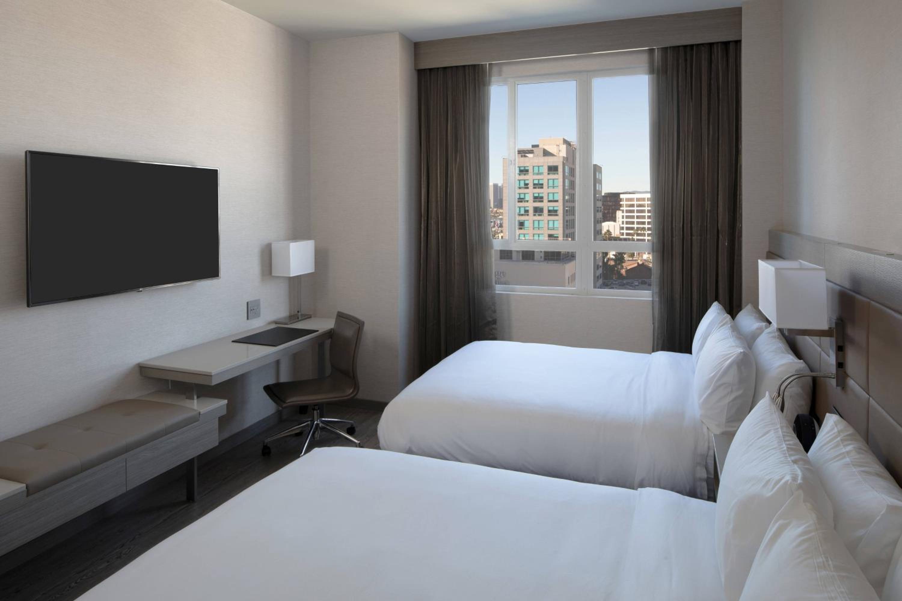 Queen Room with Limited View - Hearing Accessible photo 1