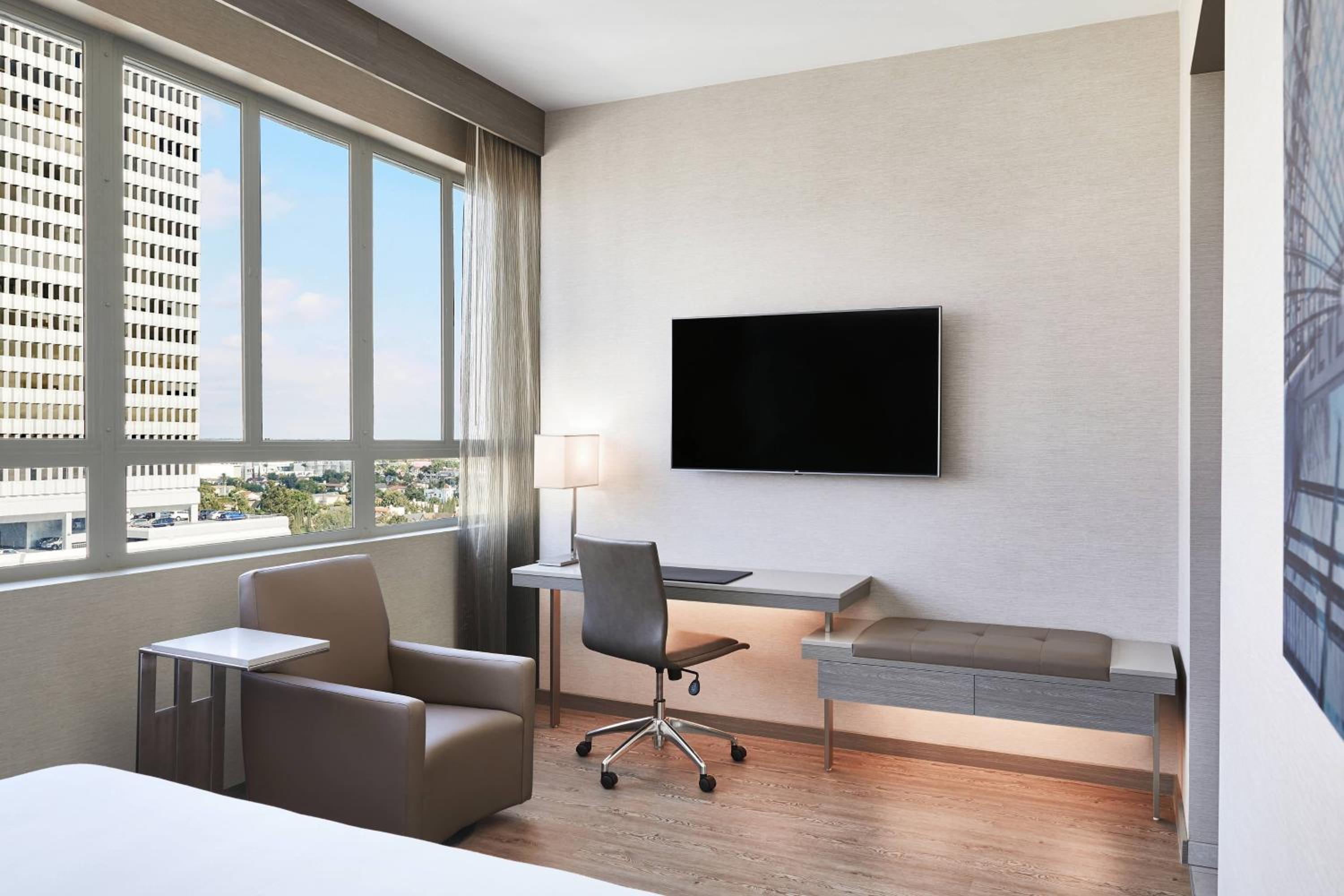 King Room with City View - Allergy-Friendly photo 3