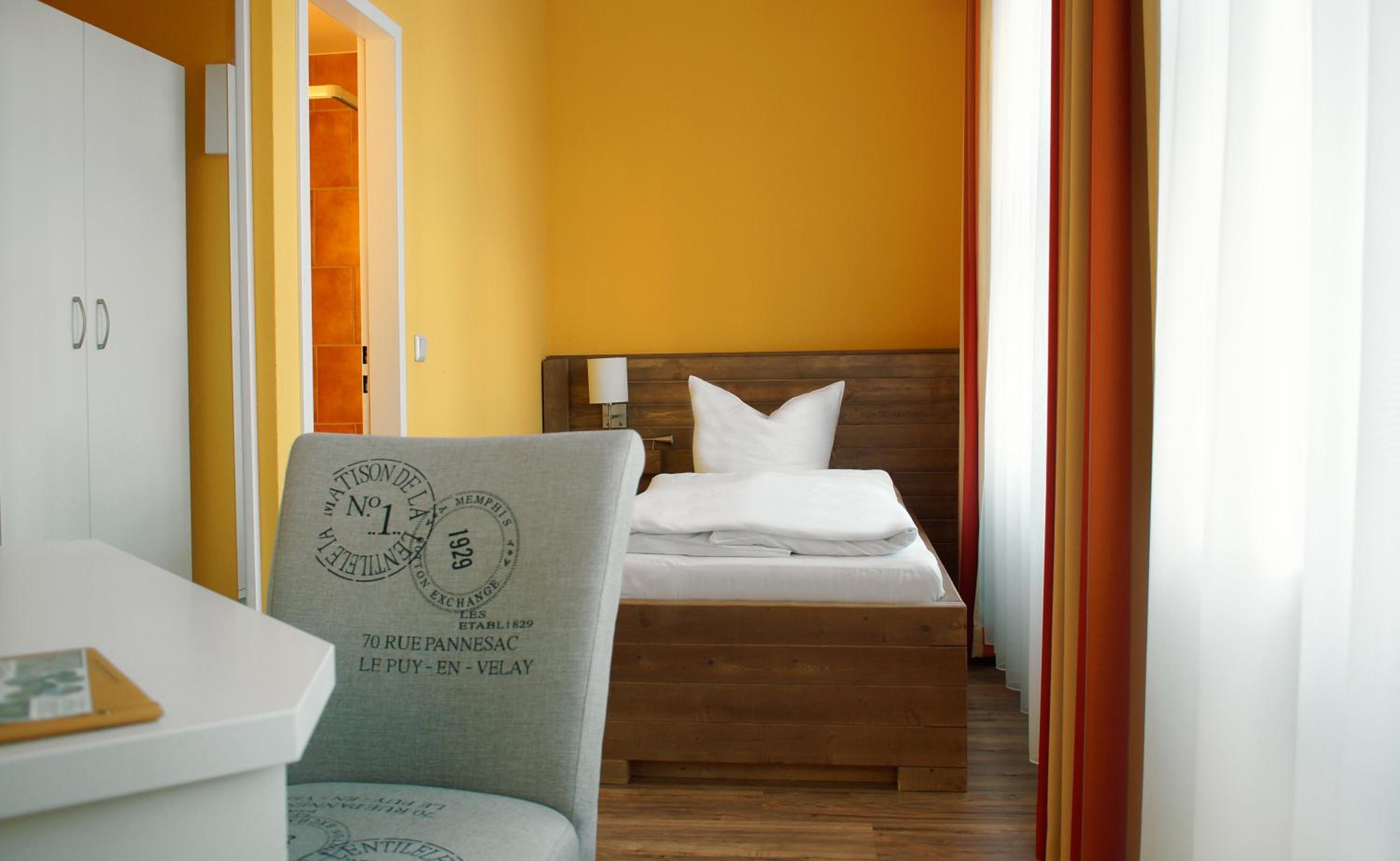 Single Room photo 2