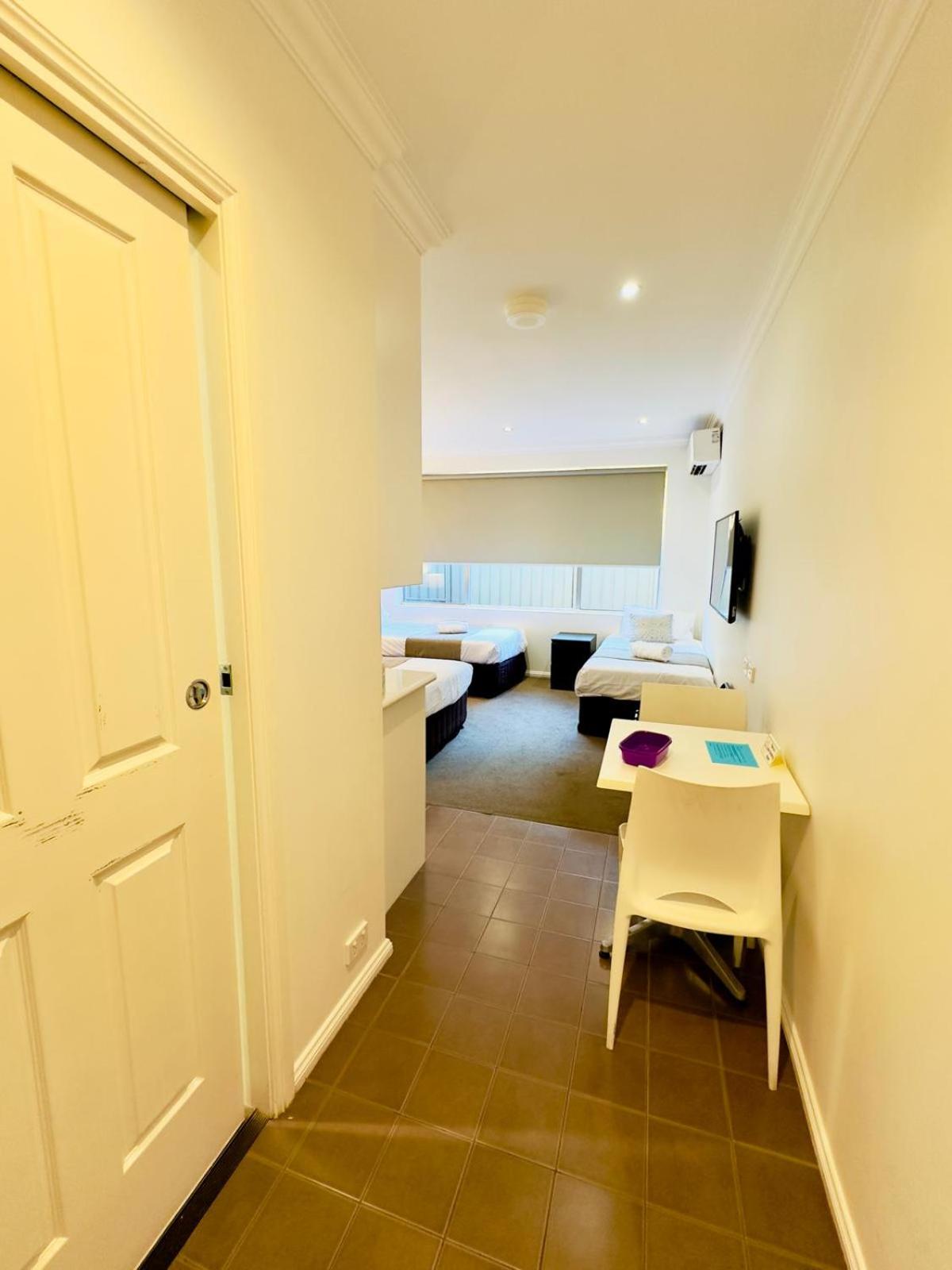 Classic Triple Room - Photo 7