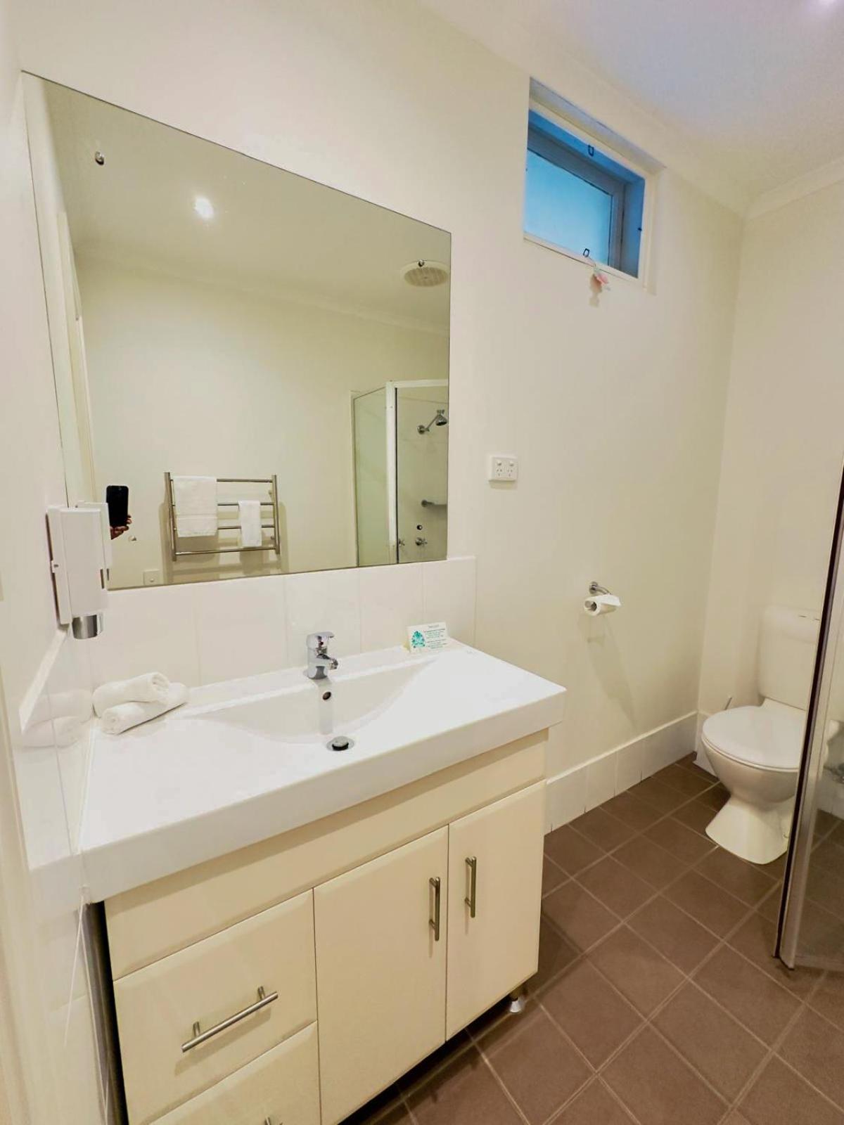 Classic Triple Room - Photo 11
