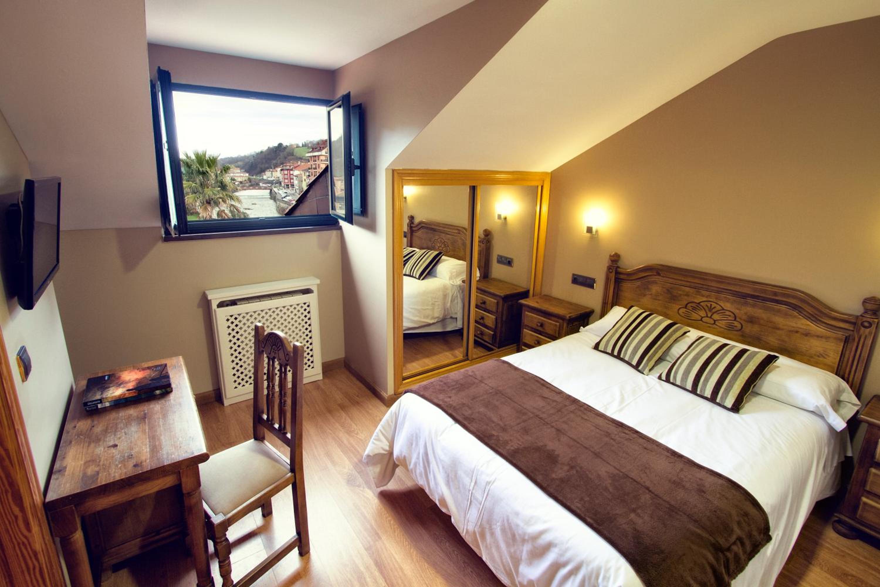 Economy Double Room photo 2