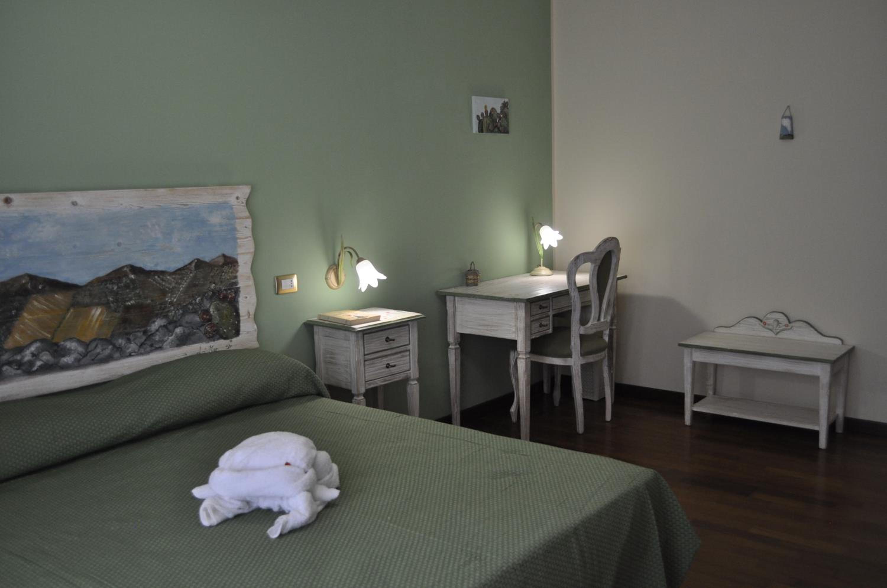 Double Room with Balcony photo 3