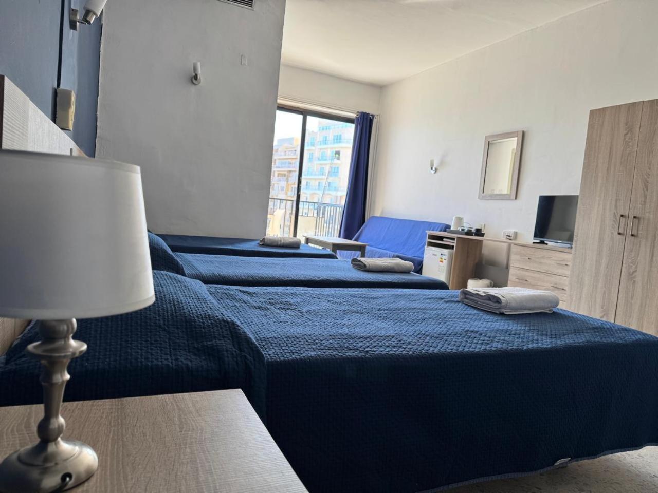 Triple Room with Sea View - Photo 2