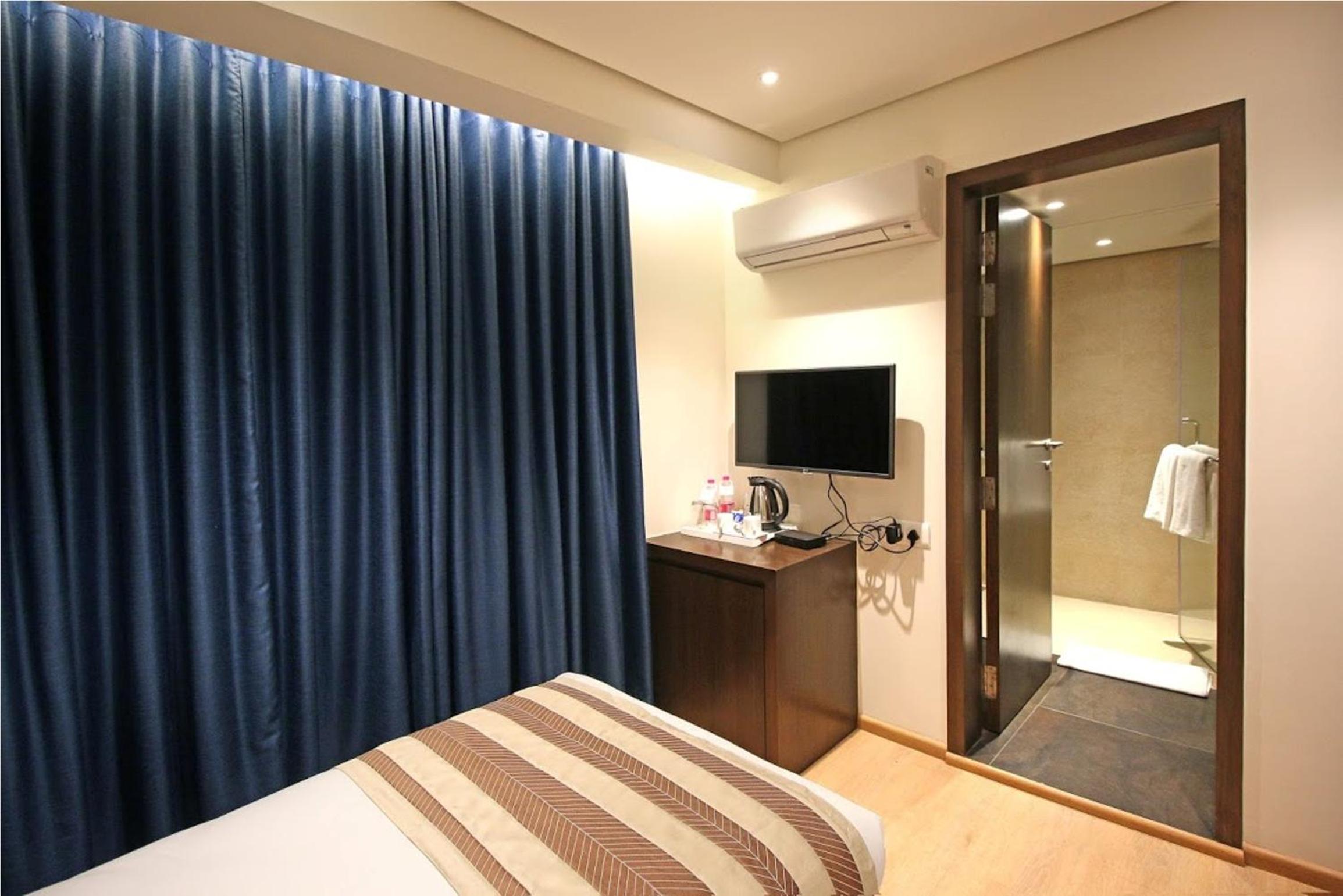 Single Room - Photo 2