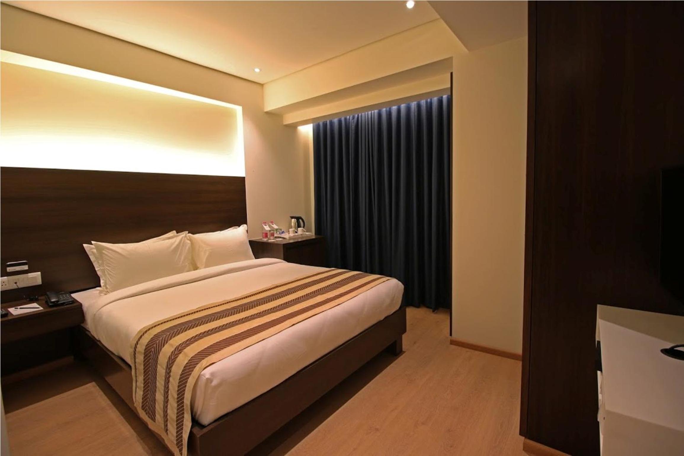 Premium Double Room - Photo 17