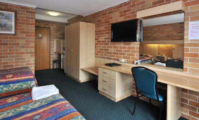Twin Room - Photo 2
