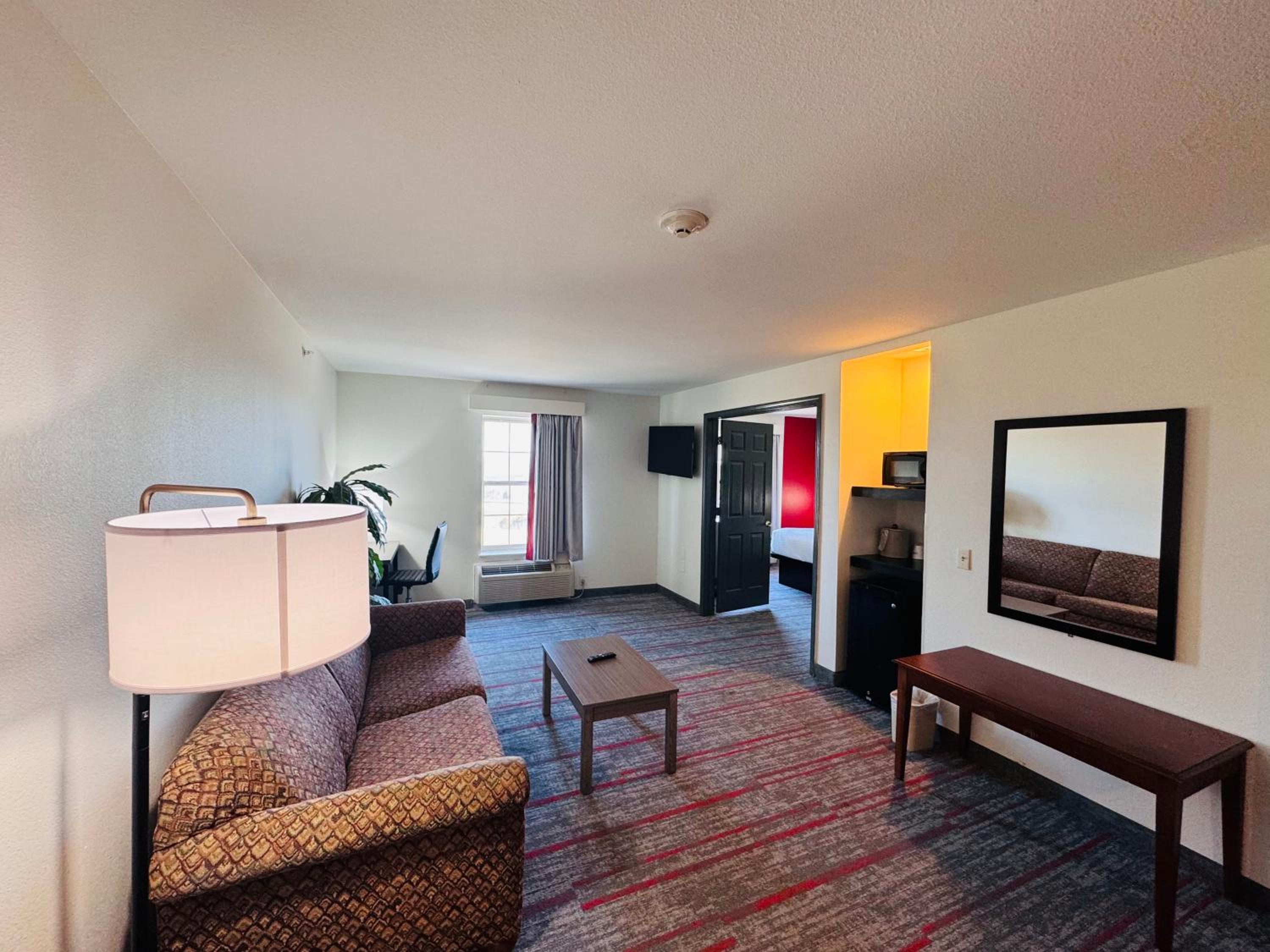 Suite - Photo 3