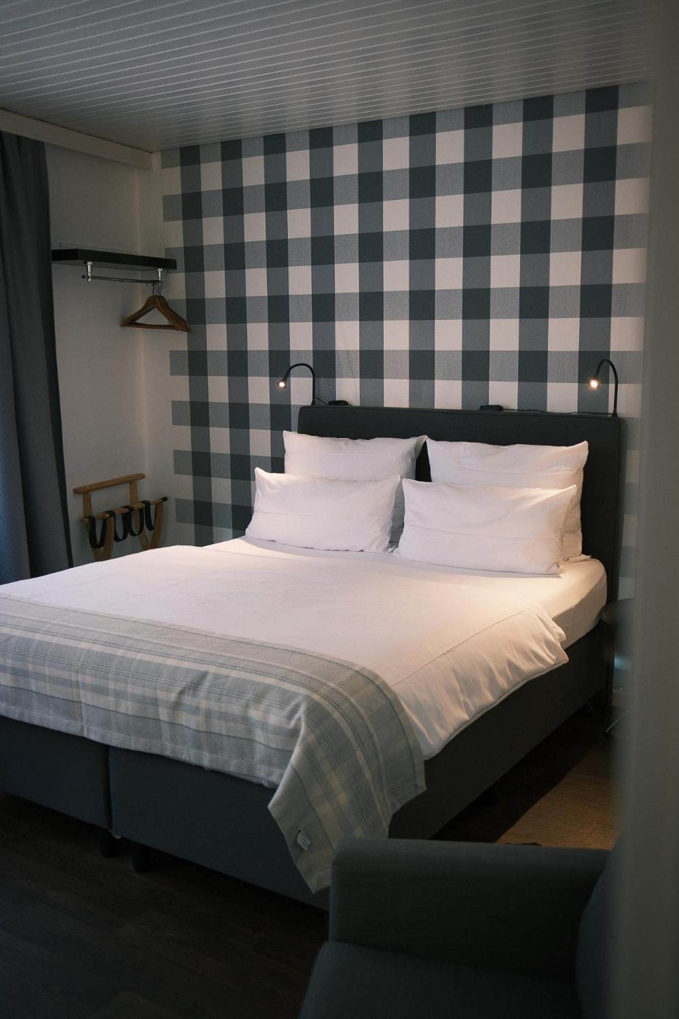 Deluxe Double Room with Extra Bed photo 3