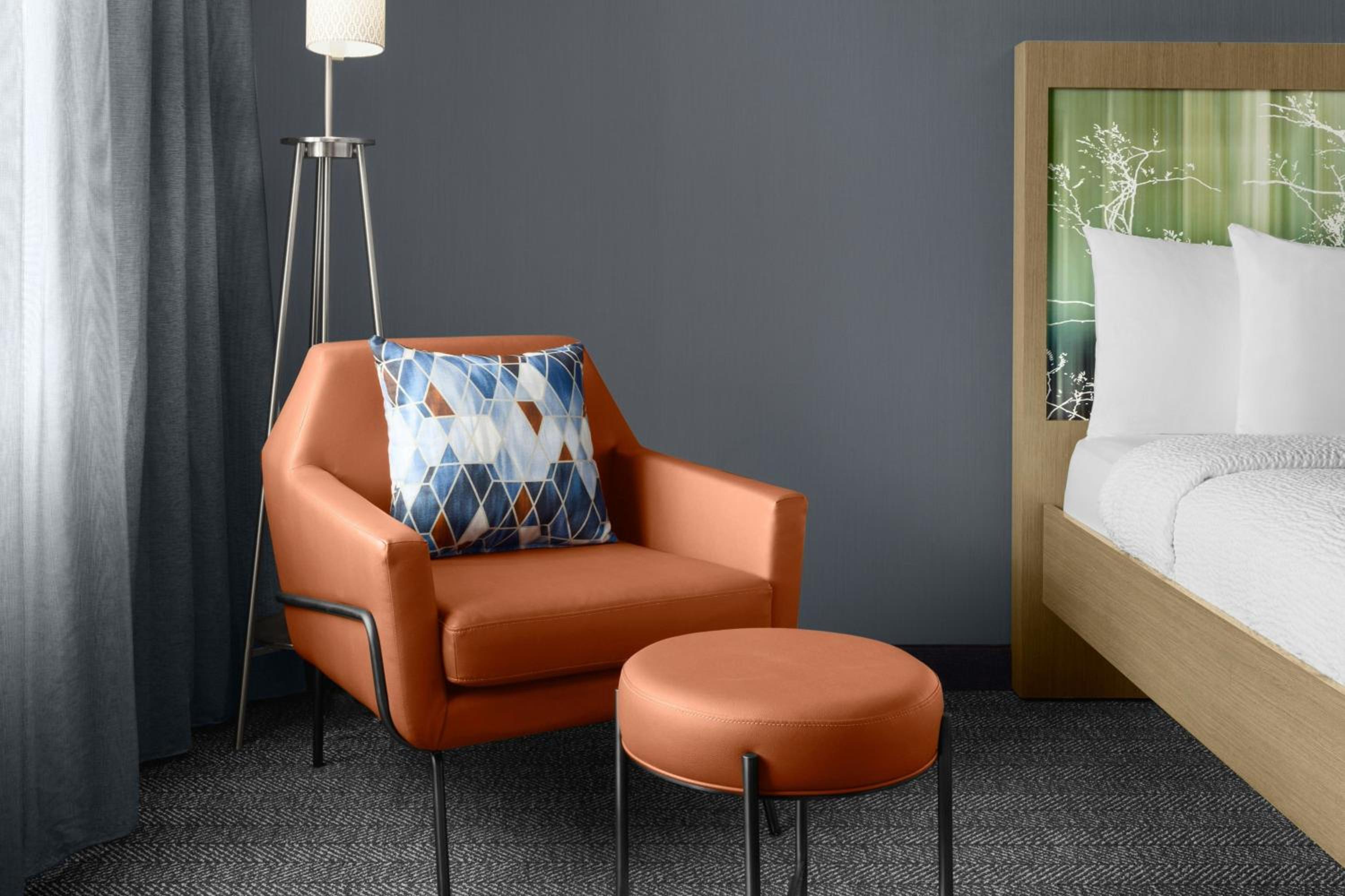 Queen Room with Two Queen Beds thumbnail 6