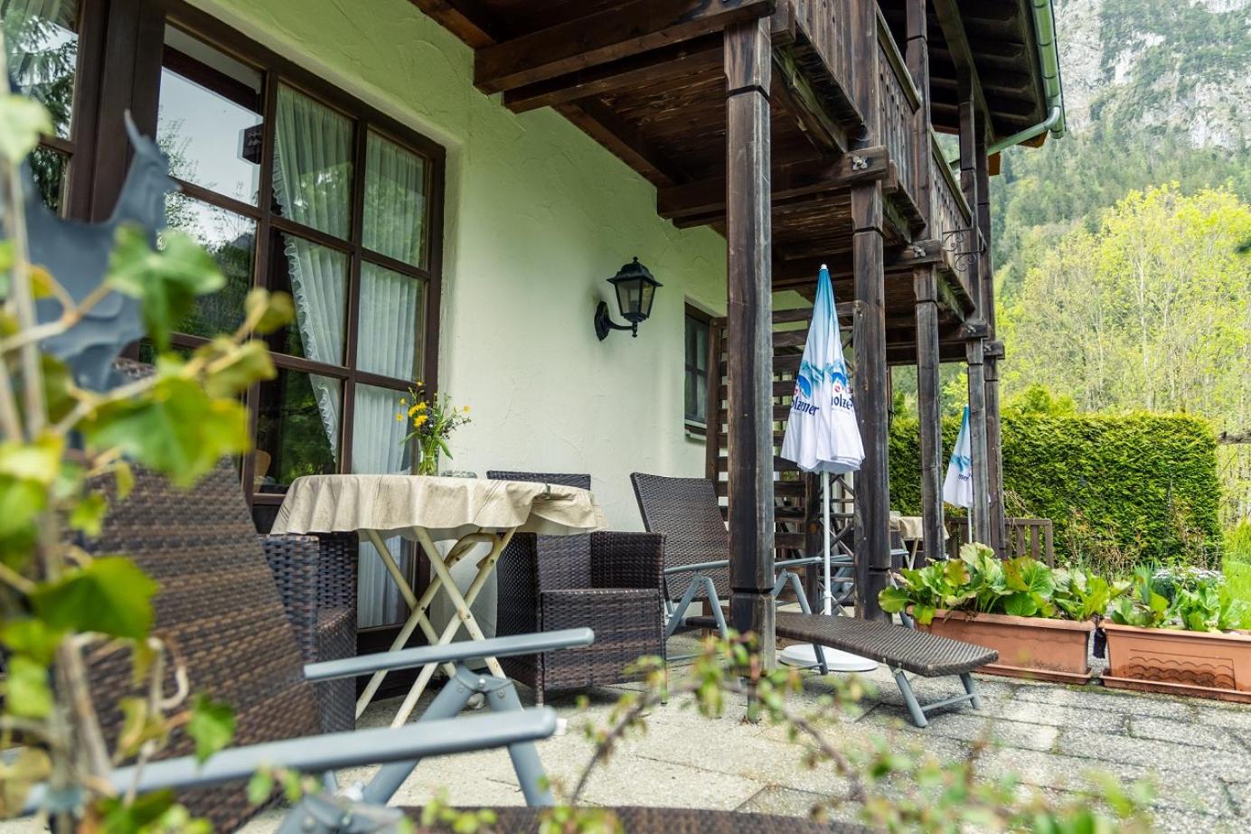One-Bedroom Apartment with Garden photo 2