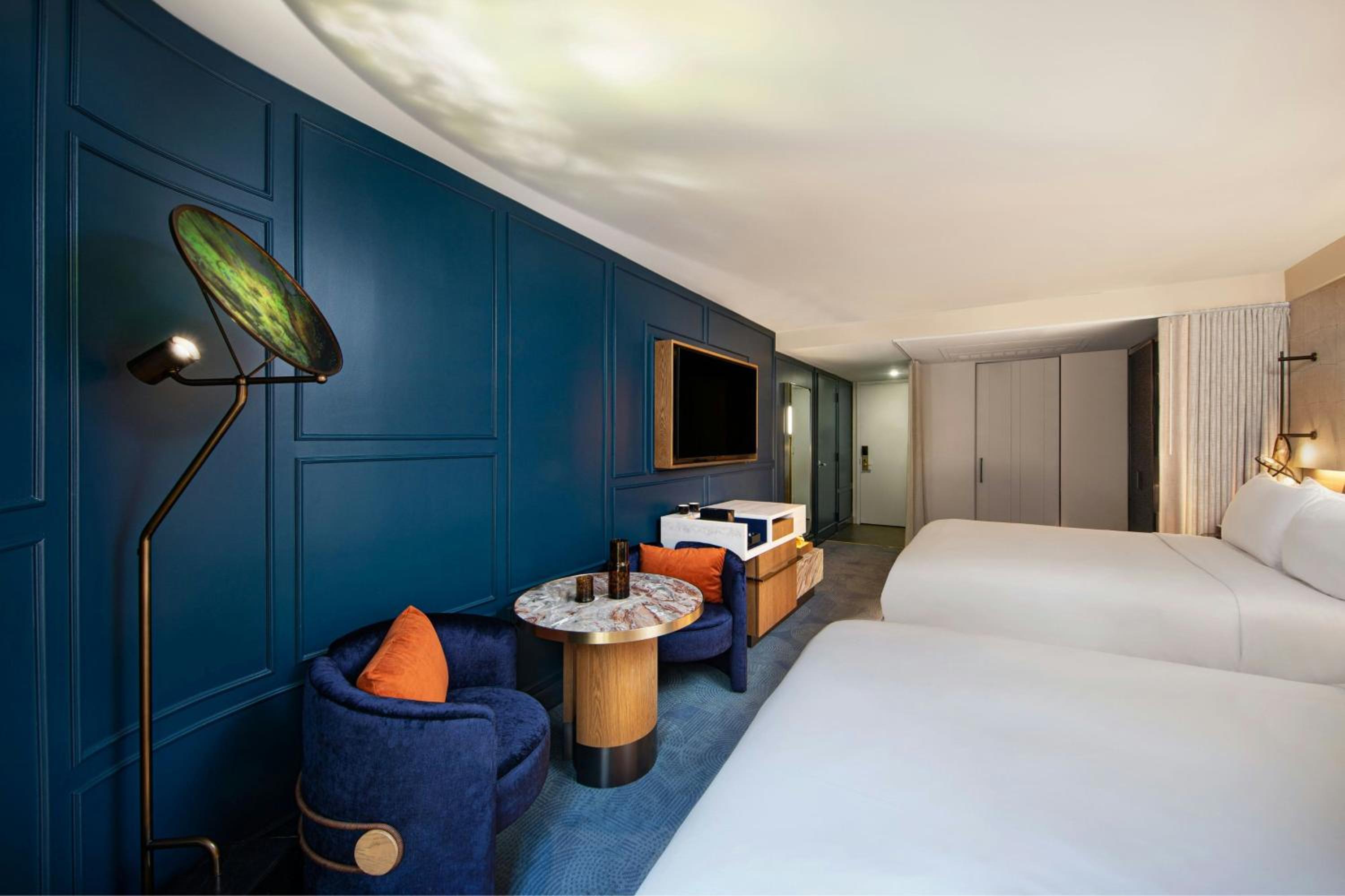 Premier Queen Room with Two Queen Beds - Photo 3
