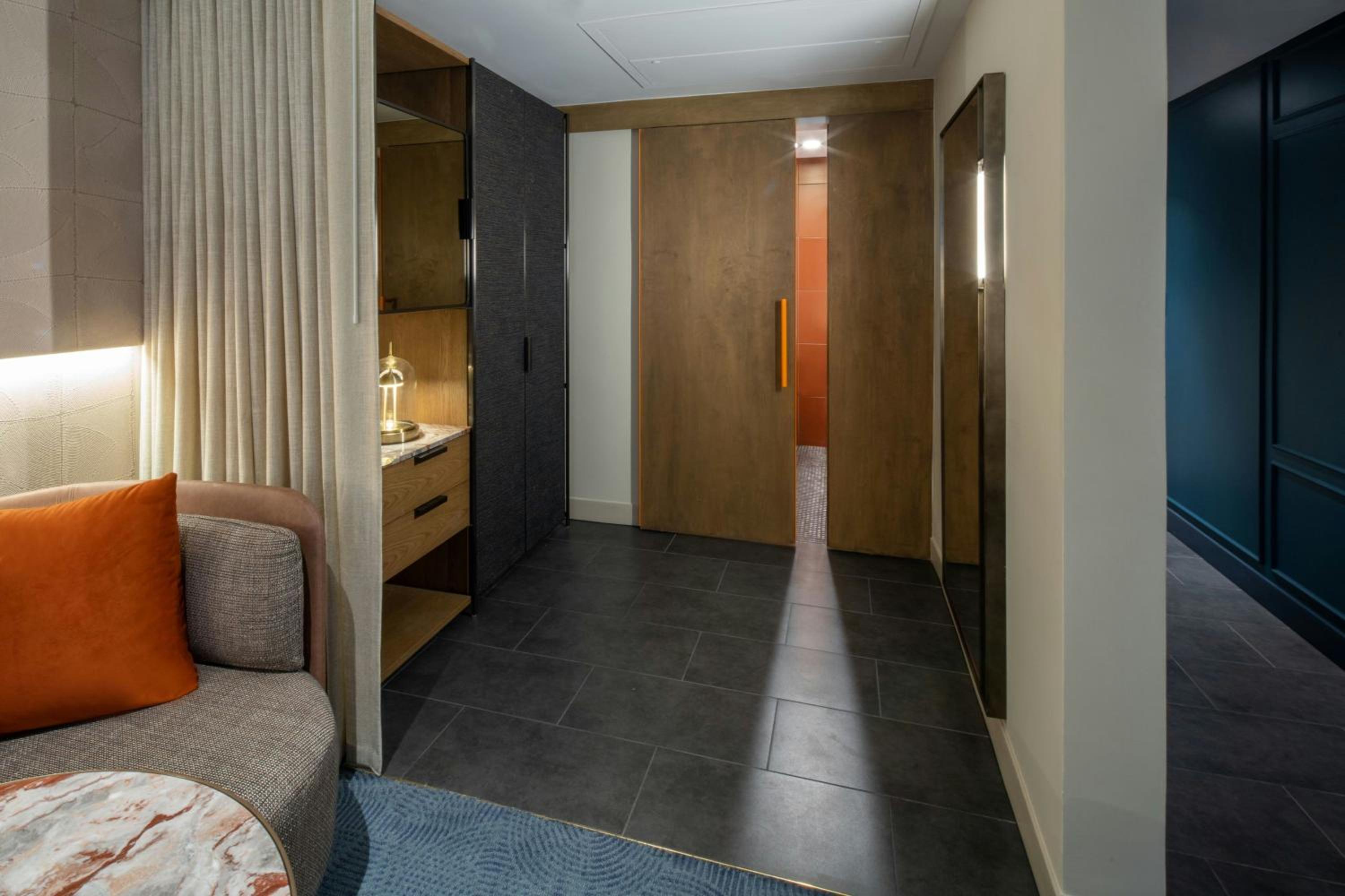 Premier King Room - Photo 5