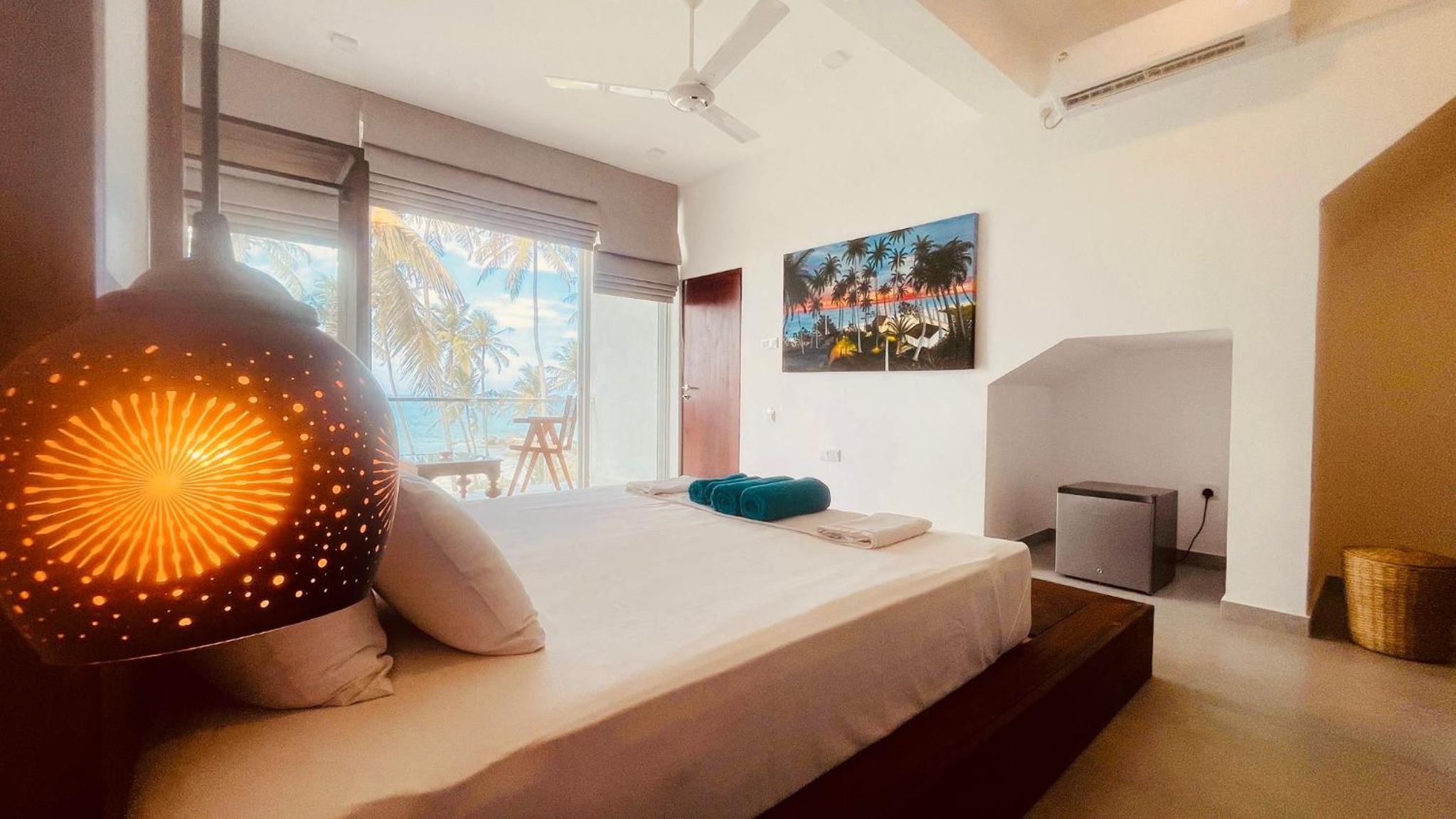 Deluxe Double Room with Balcony and Sea View photo 2