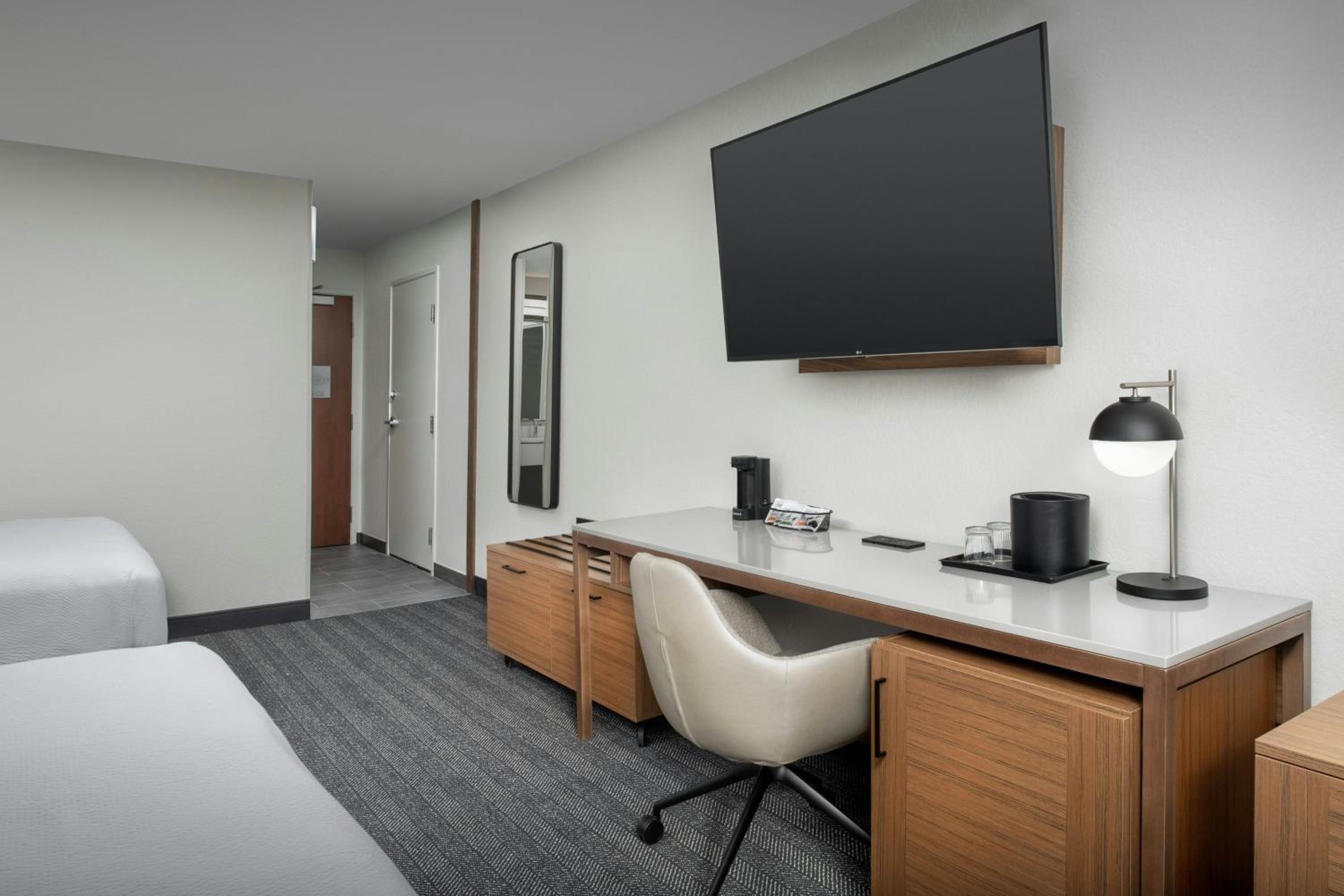 King Room with Transfer Shower - Mobility and Hearing Accessible - Photo 1