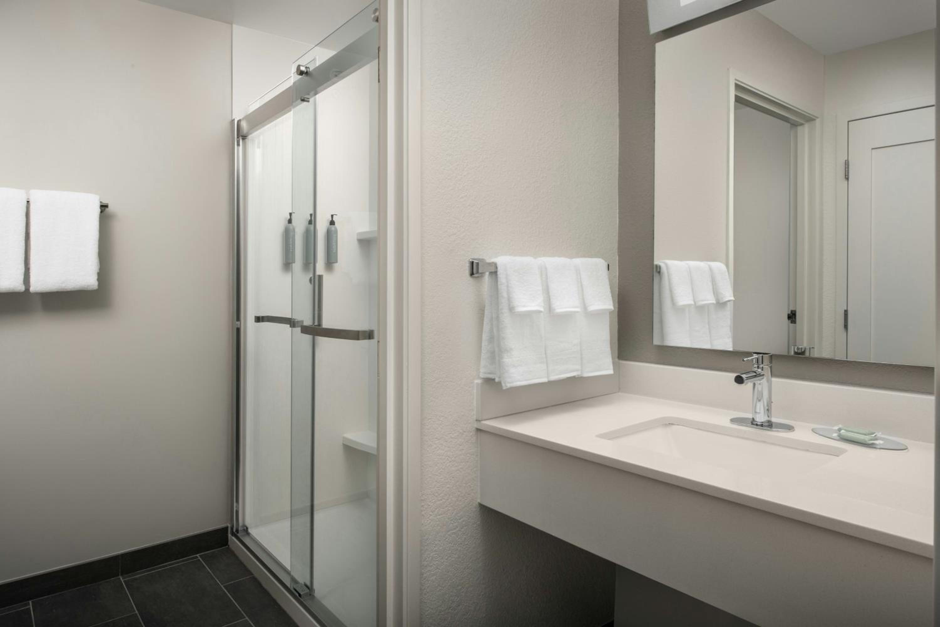 King Studio with Sofa Bed and Transfer Shower - Mobility and Hearing Accessible - Photo 4