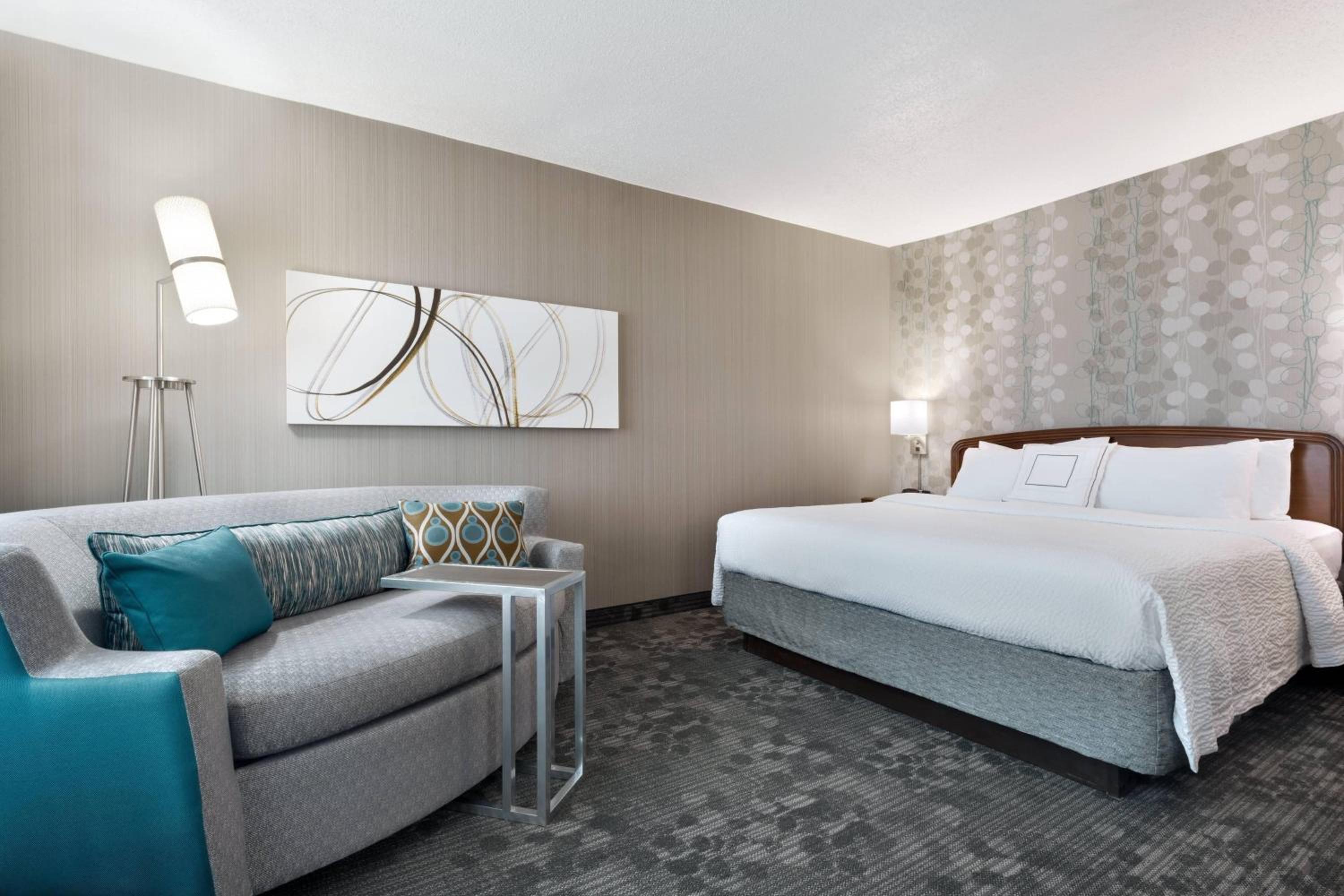 King Studio with Sofa Bed and Transfer Shower - Mobility and Hearing Accessible - Photo 7
