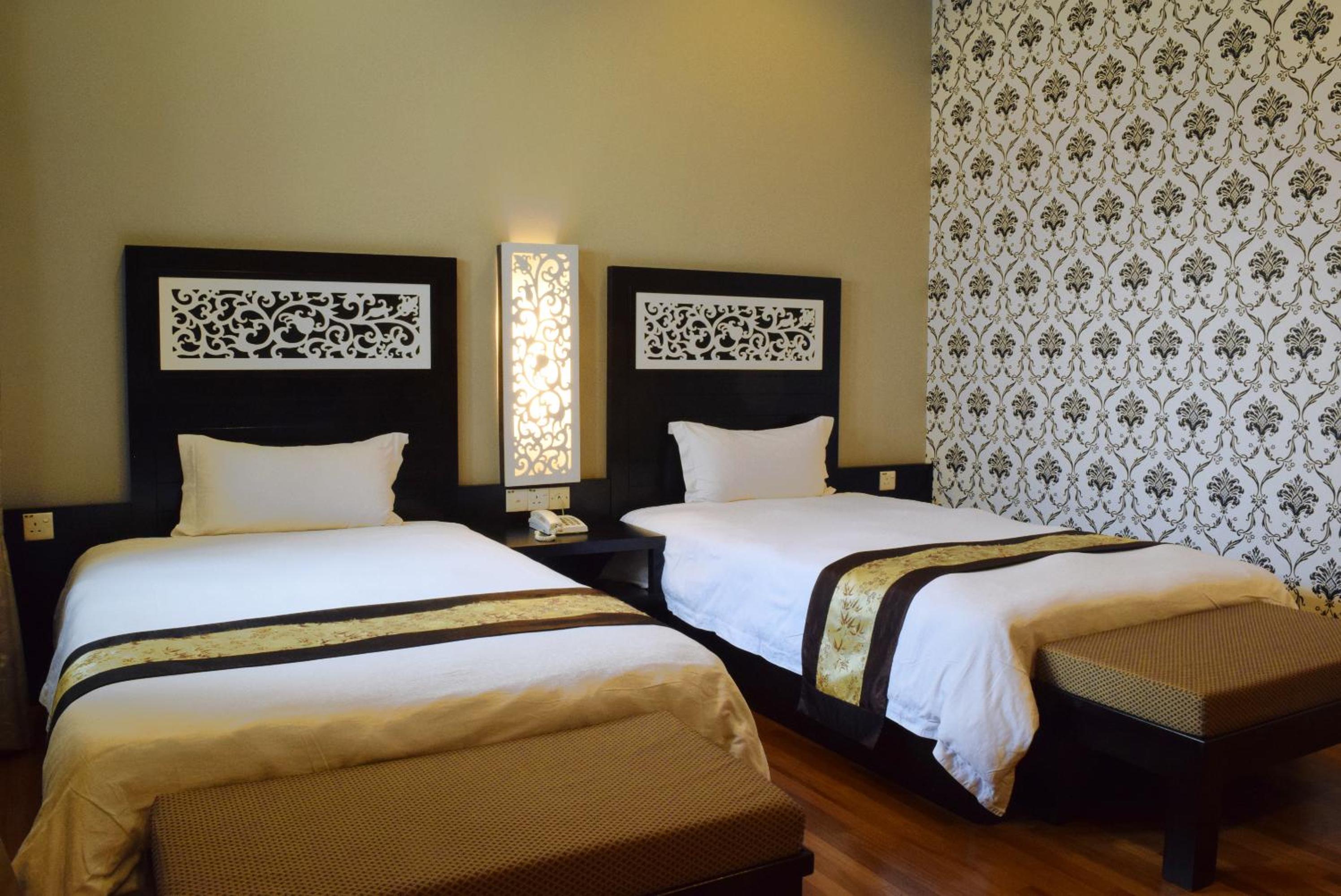 Premier Deluxe Twin Room photo 2