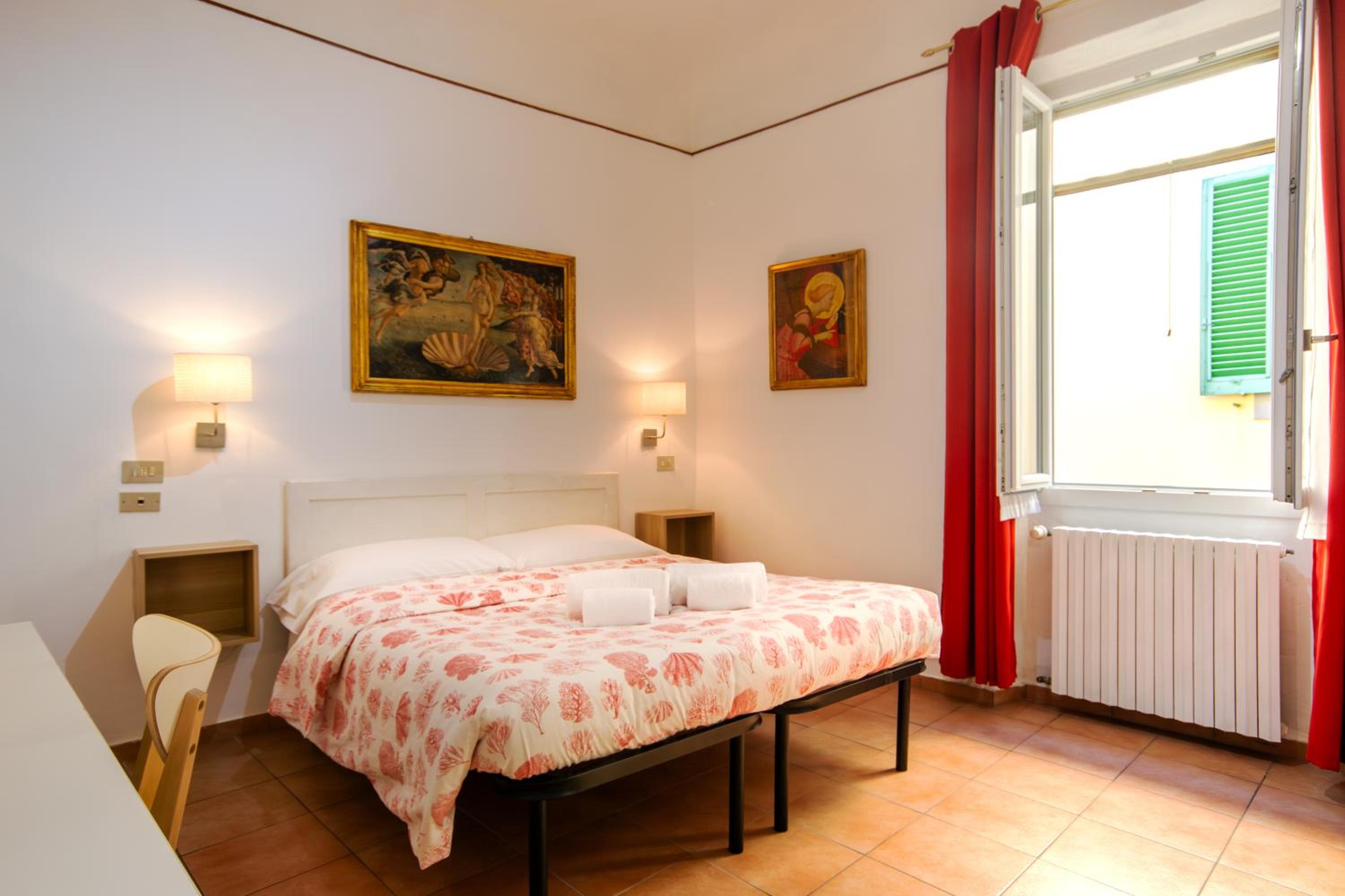 Large Double Room photo 2