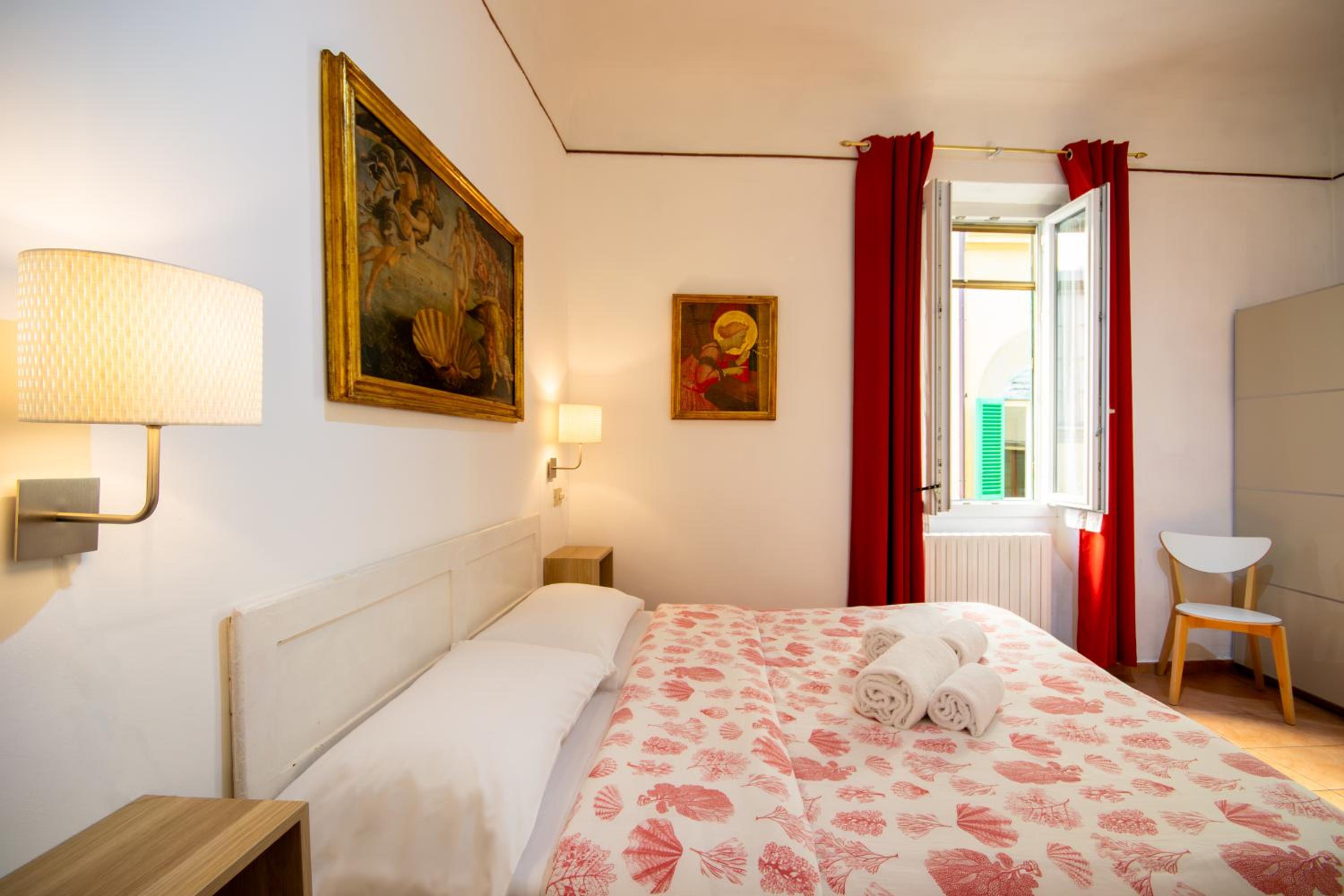 Large Double Room photo 1