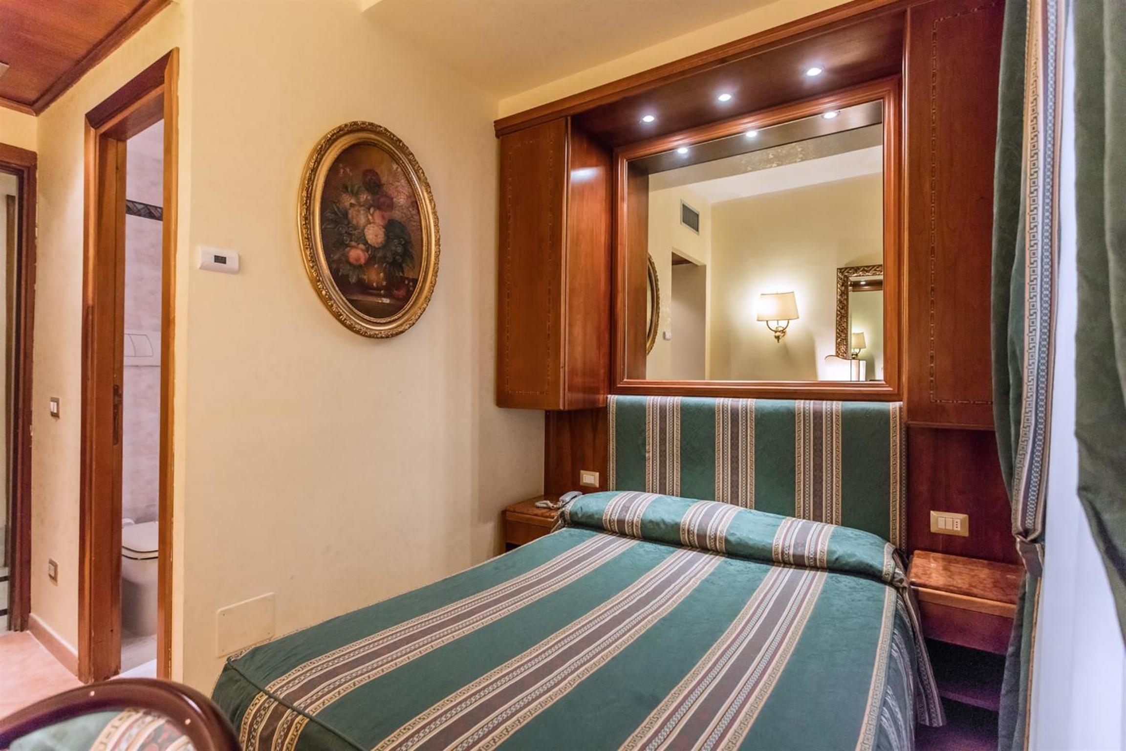Economy Double or Twin Room thumbnail 5