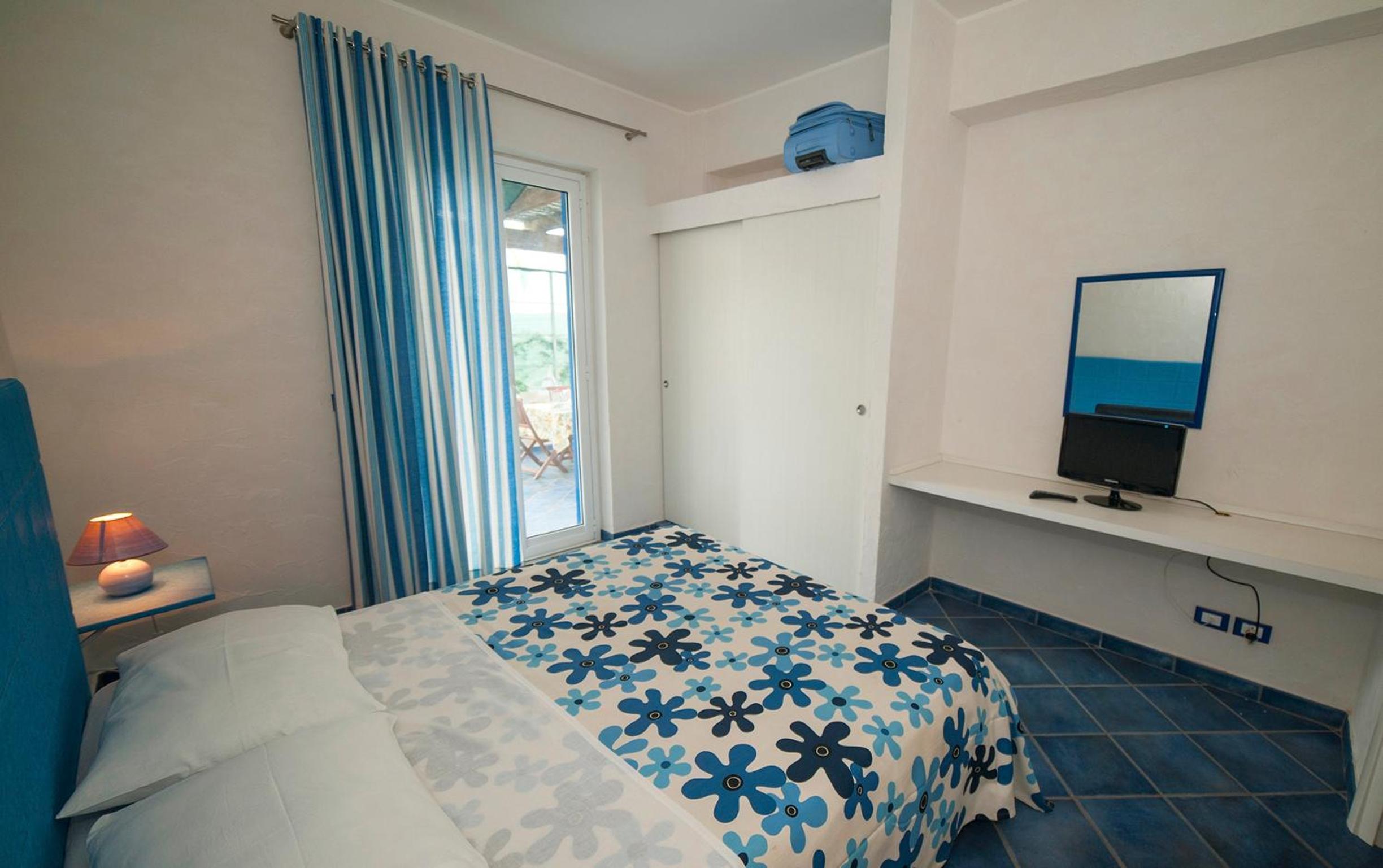 Apartment with Sea View - Photo 11