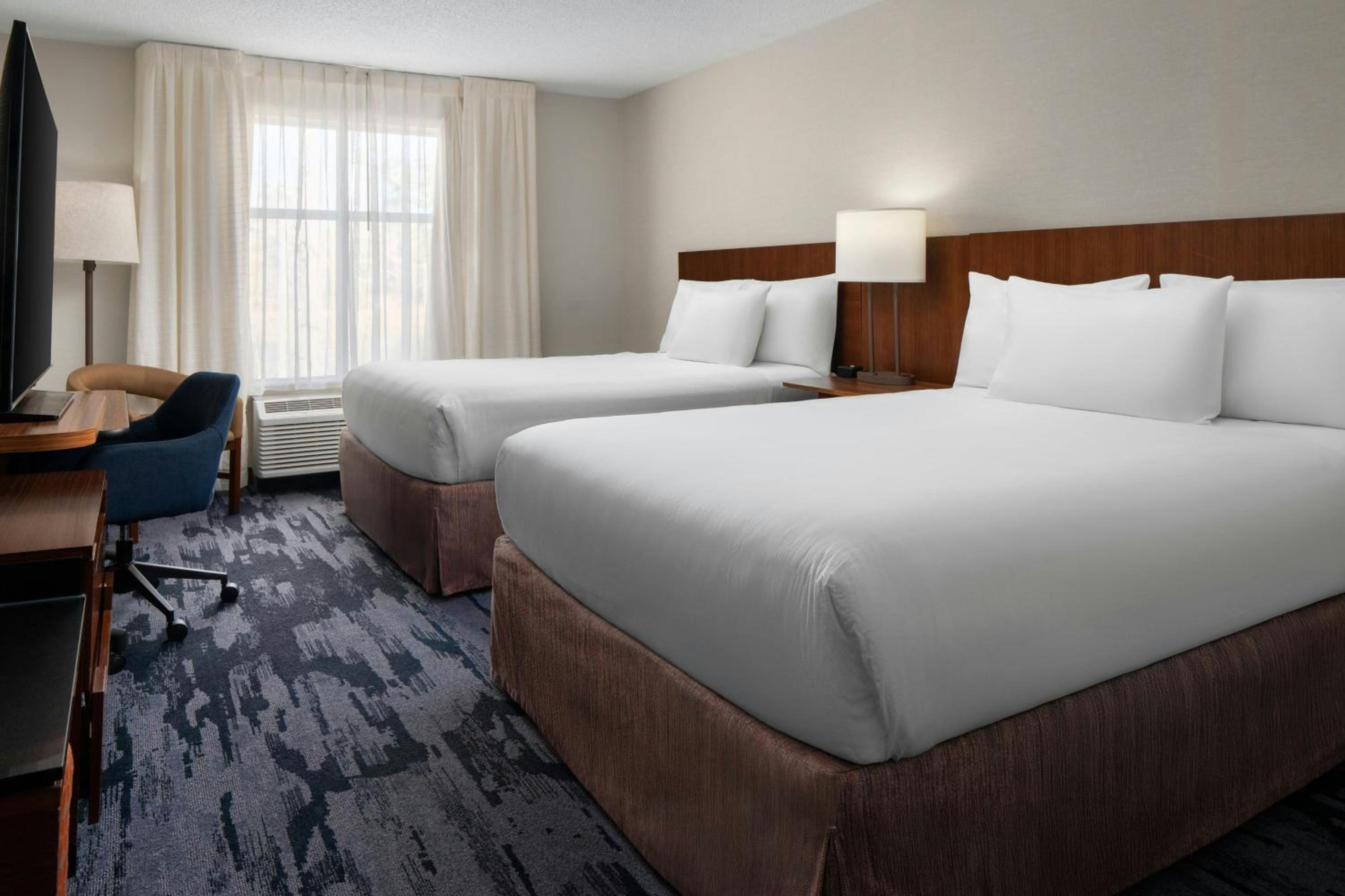 Queen Room with Two Queen Beds - Hearing Accessible - Photo 5