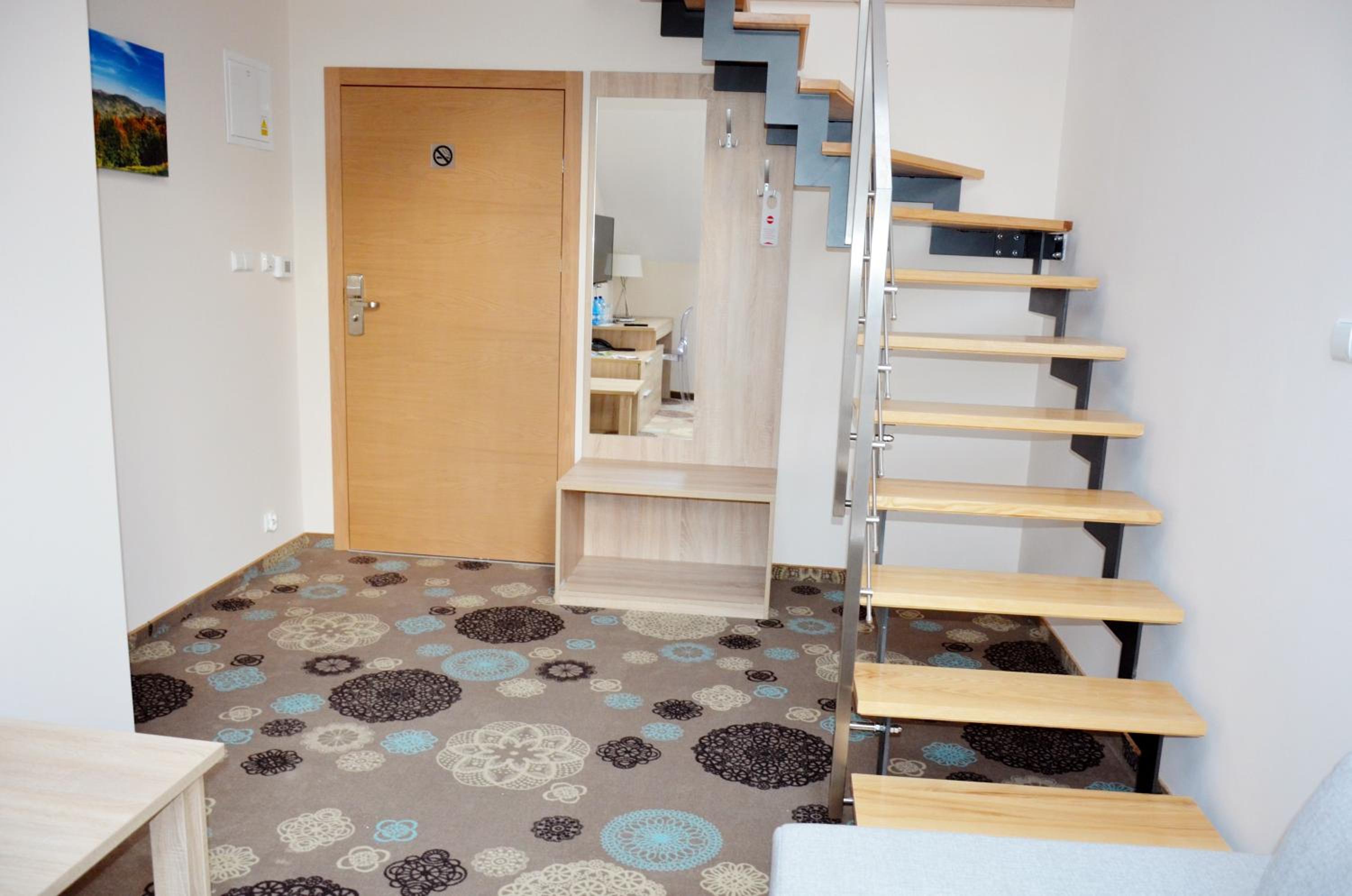 Studio - Split Level - Photo 6