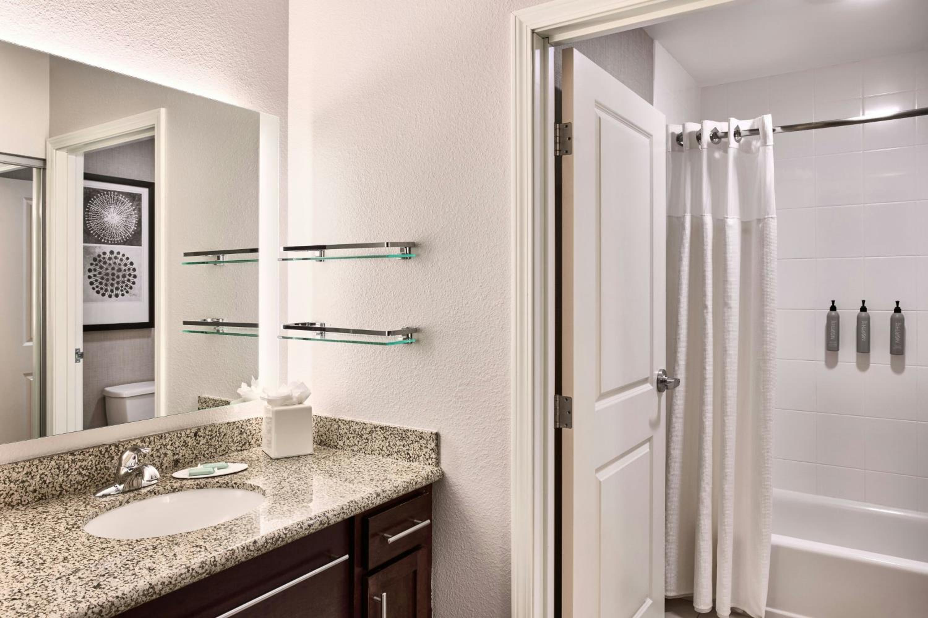 One-Bedroom King Suite with Sofa Bed and Roll-in Shower - Mobility and Hearing Accessible photo 3