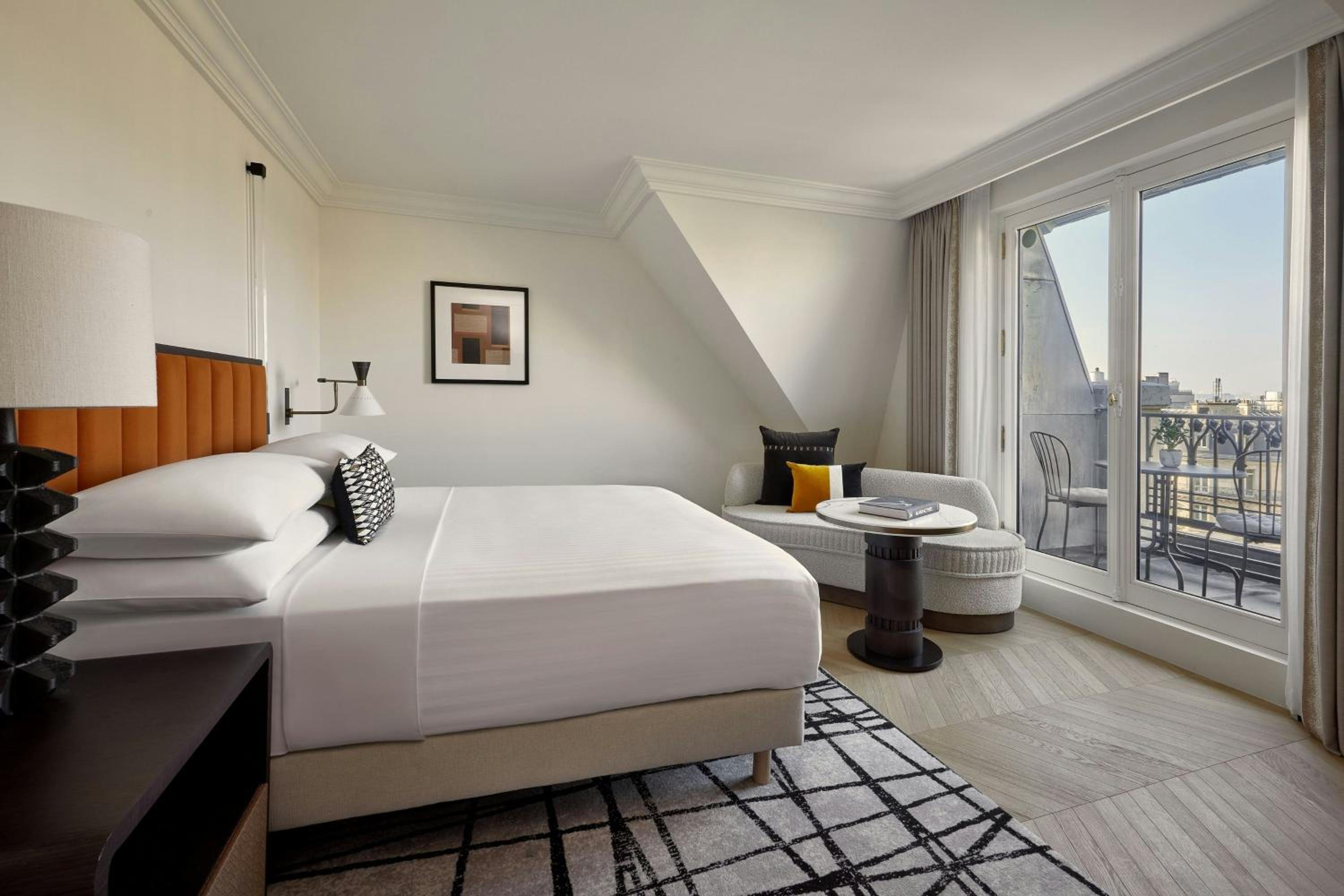 Champs Elysées Signature Suite