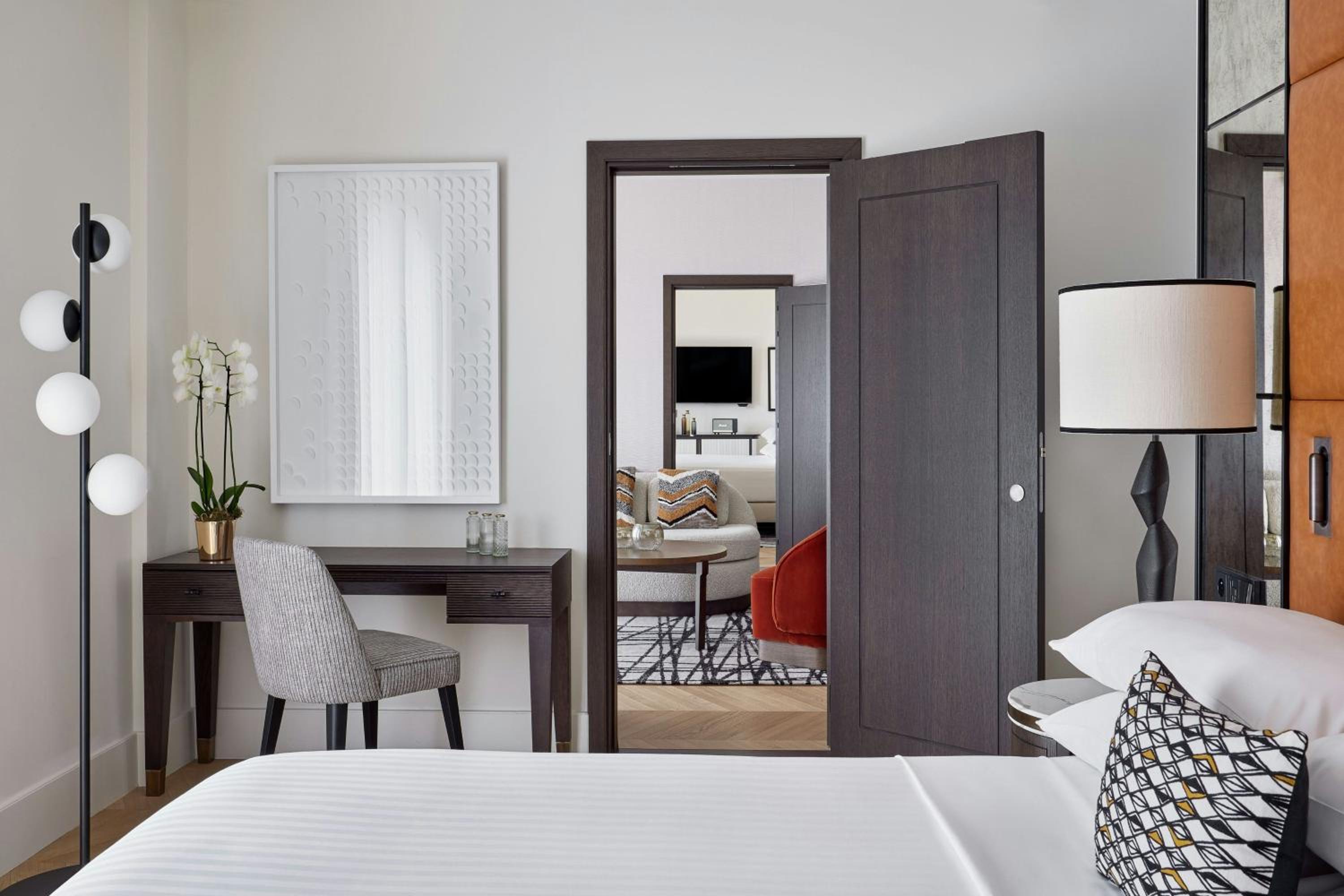 Eiffel Tower Presidential Suite