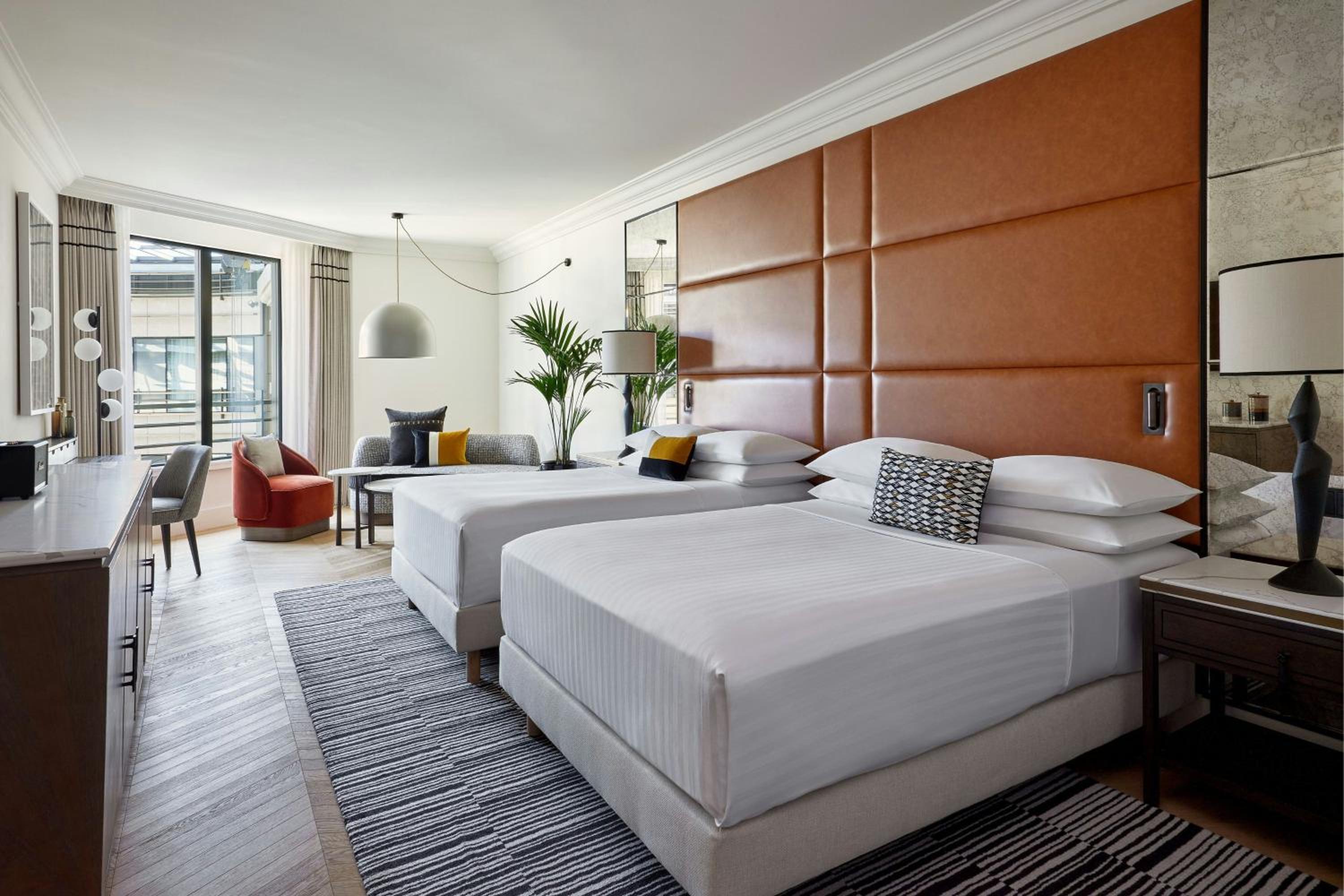 Grand Atrium Suite thumbnail 5