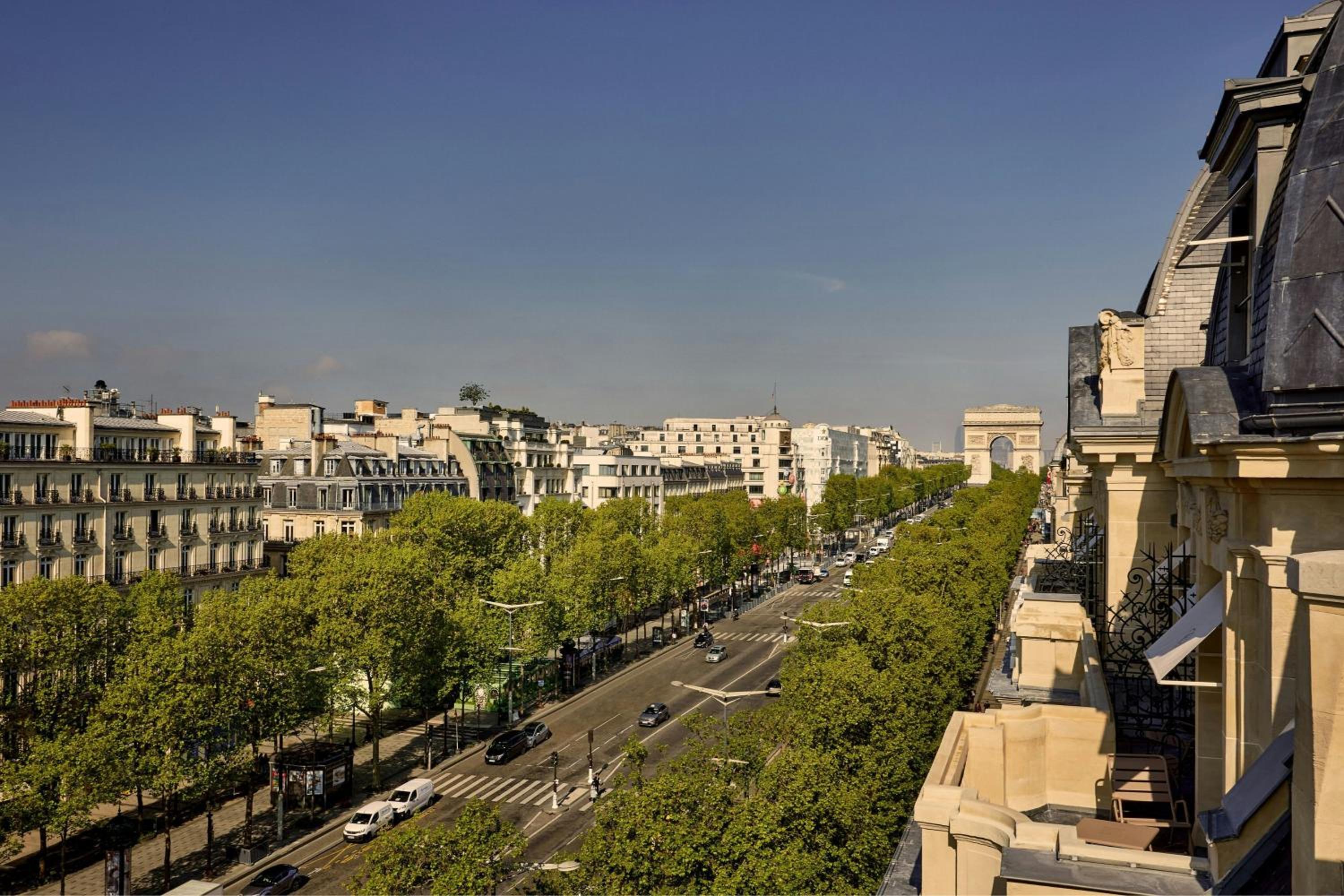 Champs Elysées Signature Suite